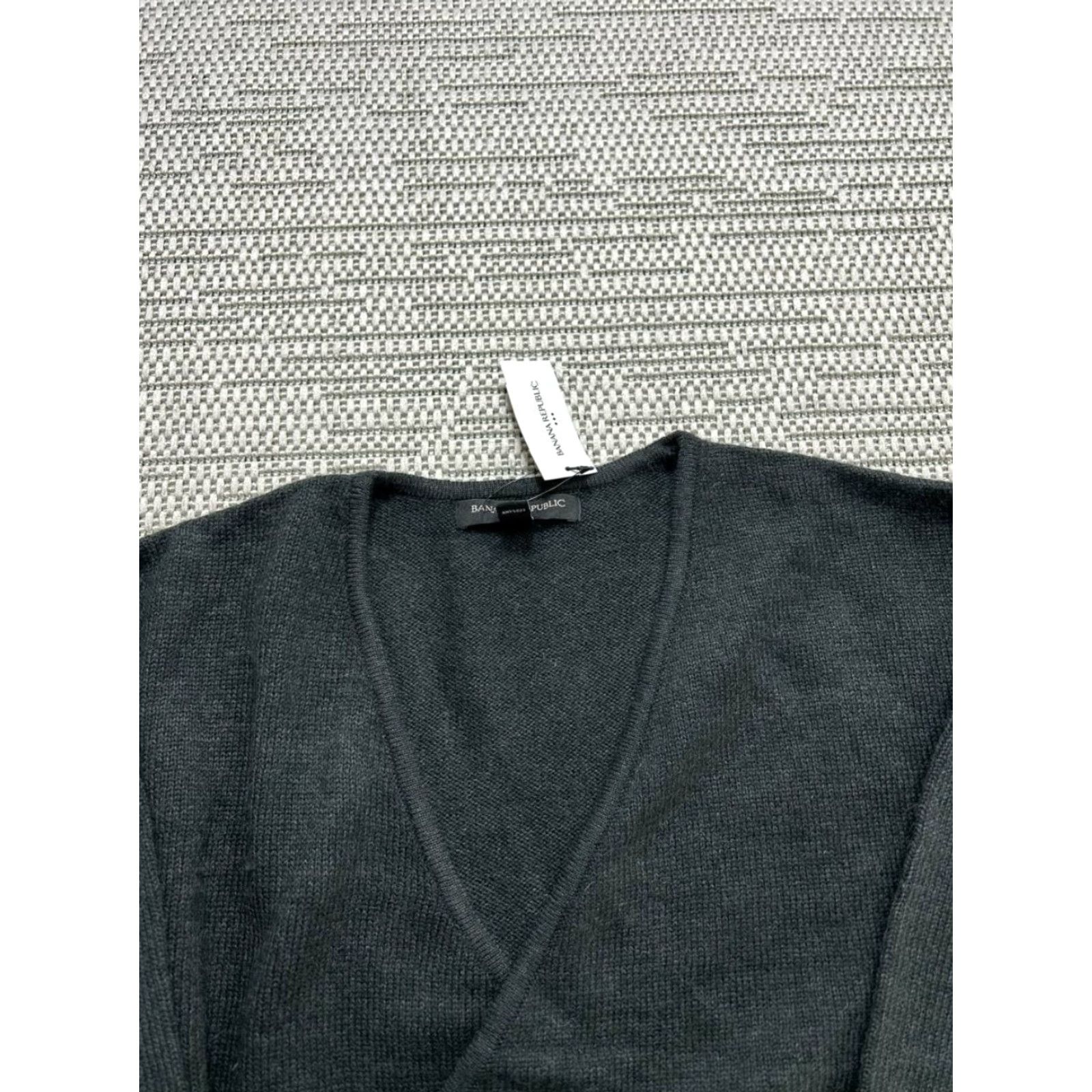 Banana Republic Banana Republic Sweater Dress Womens XS Gray Knit Bodycon Pullover V-Neck Short Dress Winter Fall Clothing Size XS / US 0-2 / IT 36-38 - 2 Thumbnail