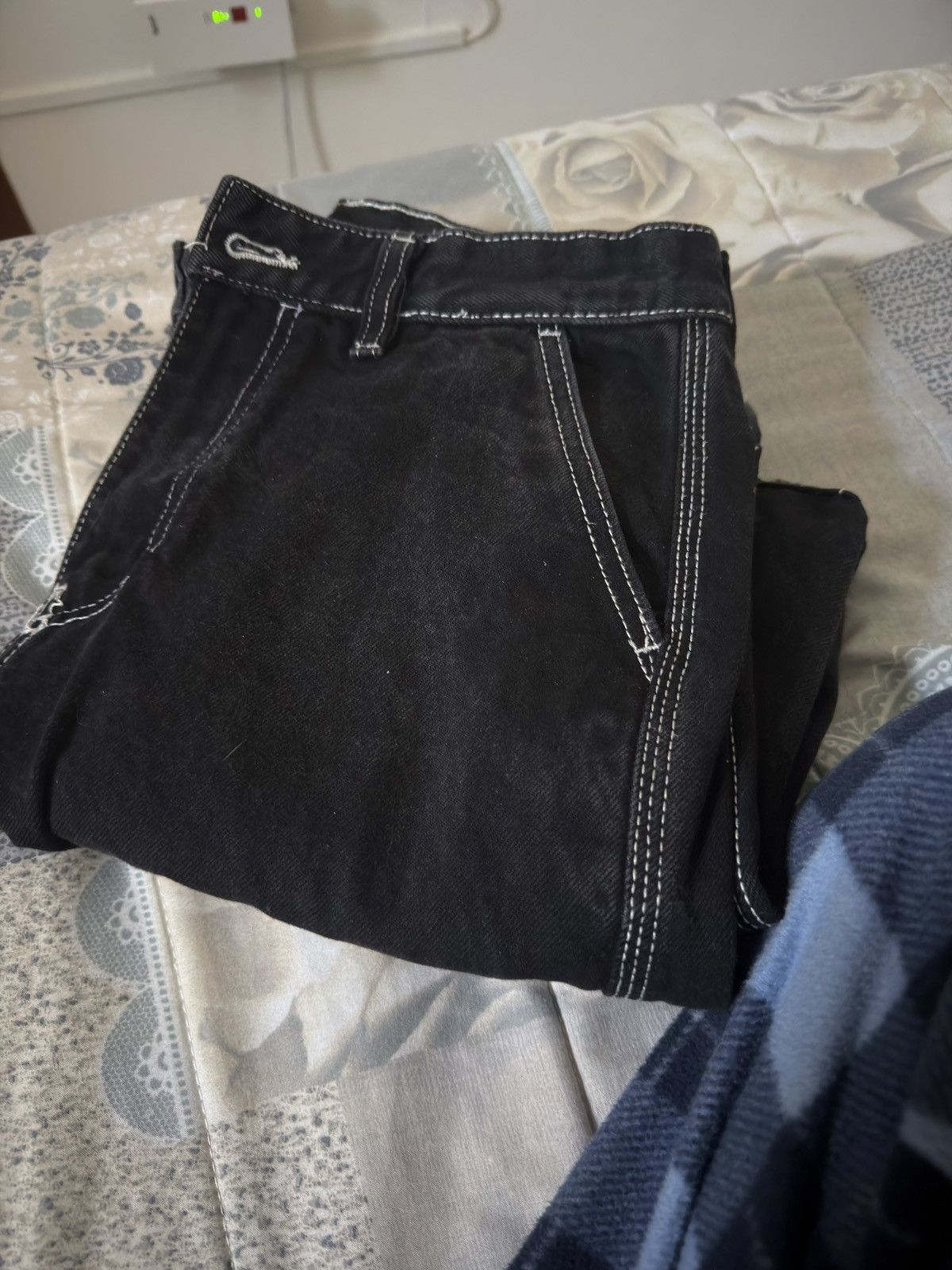 Pull & Bear Black denim pants Size US 26 / EU 42 - 1 Thumbnail
