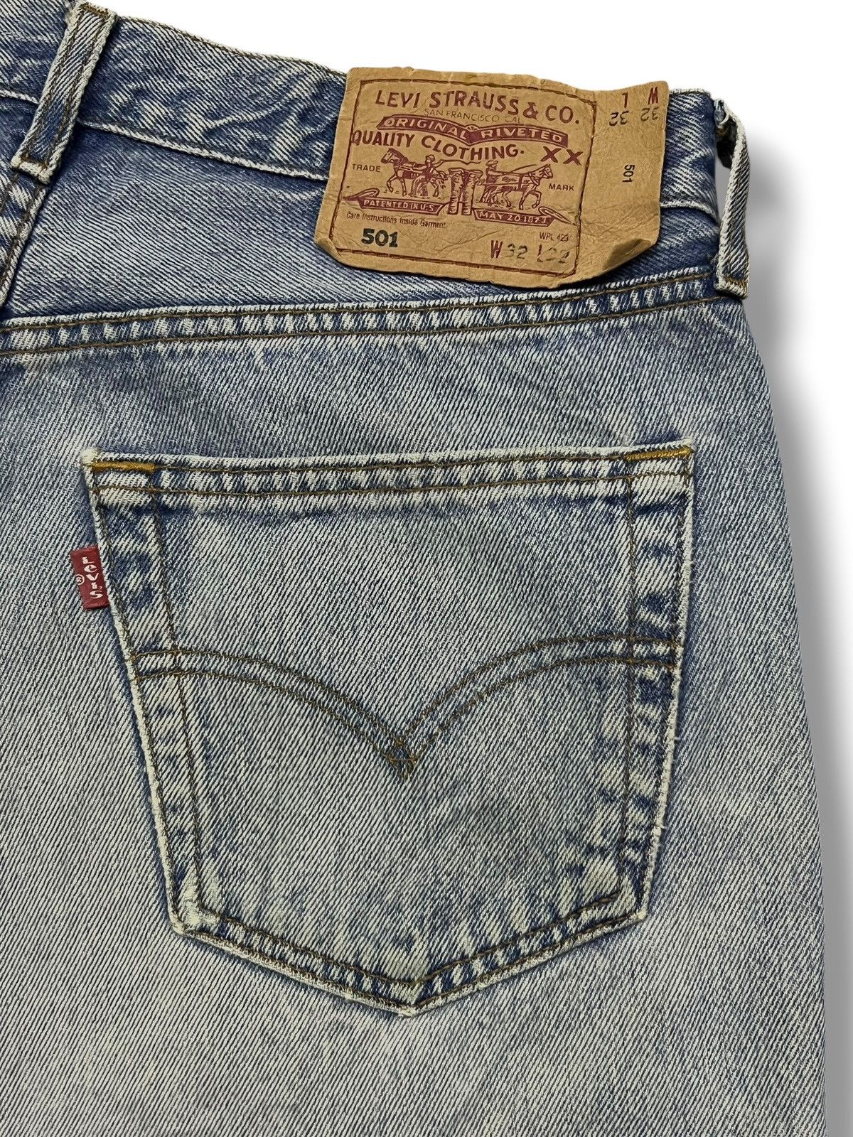 Levi's Vintage 00s Levi’s 501 - Faded Light Wash, Heavy Distressed Size US 30 / EU 46 - 9 Thumbnail