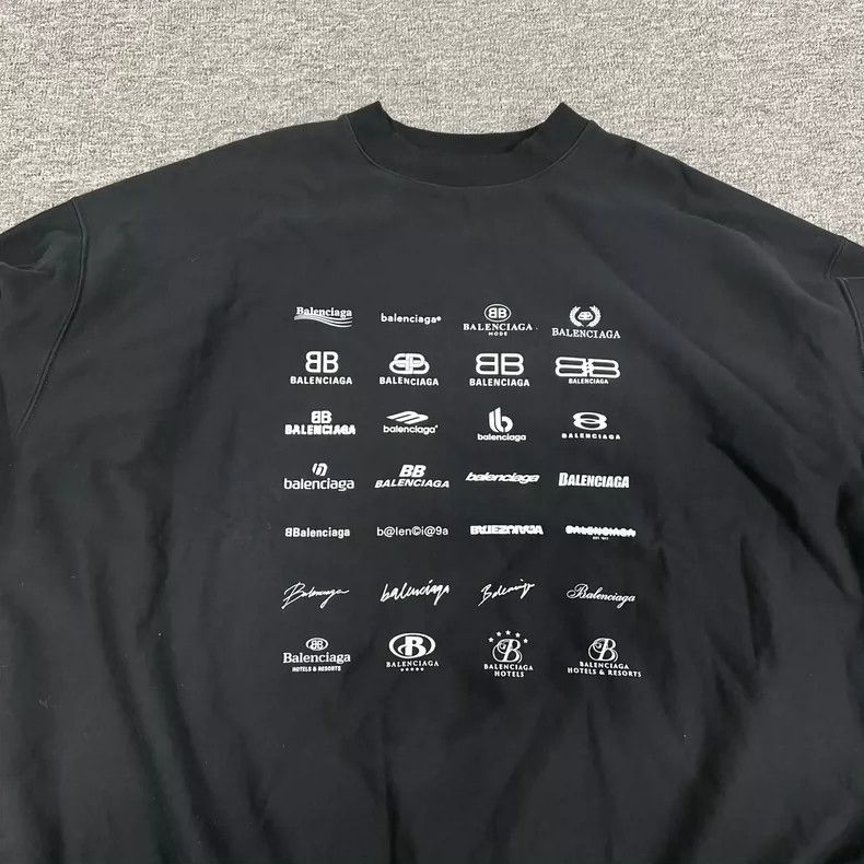 Balenciaga Balenciaga Multi-element full-printed black round neck swe Size US L / EU 52-54 / 3 - 6 Thumbnail