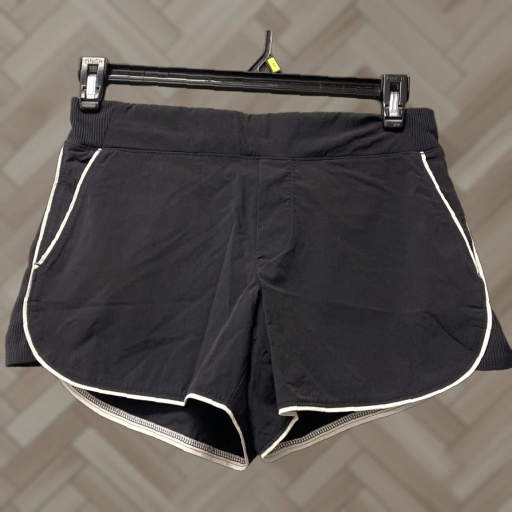 Athleta Athleta Brooklyn Workout Shorts Women Size 6 Black White /107-44 Size 28" / US 6 / IT 42 - 1 Thumbnail