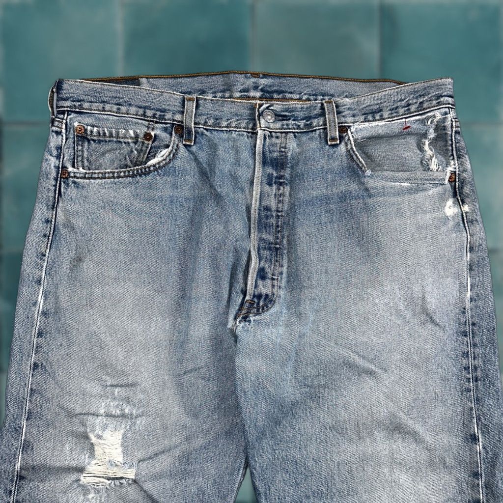 Levi's VINTAGE Levi's 501 Jeans Men 38x30 Light Wash Denim Straight 90s 501 Series 90s Theme Size US 38 / EU 54 - 1 Thumbnail