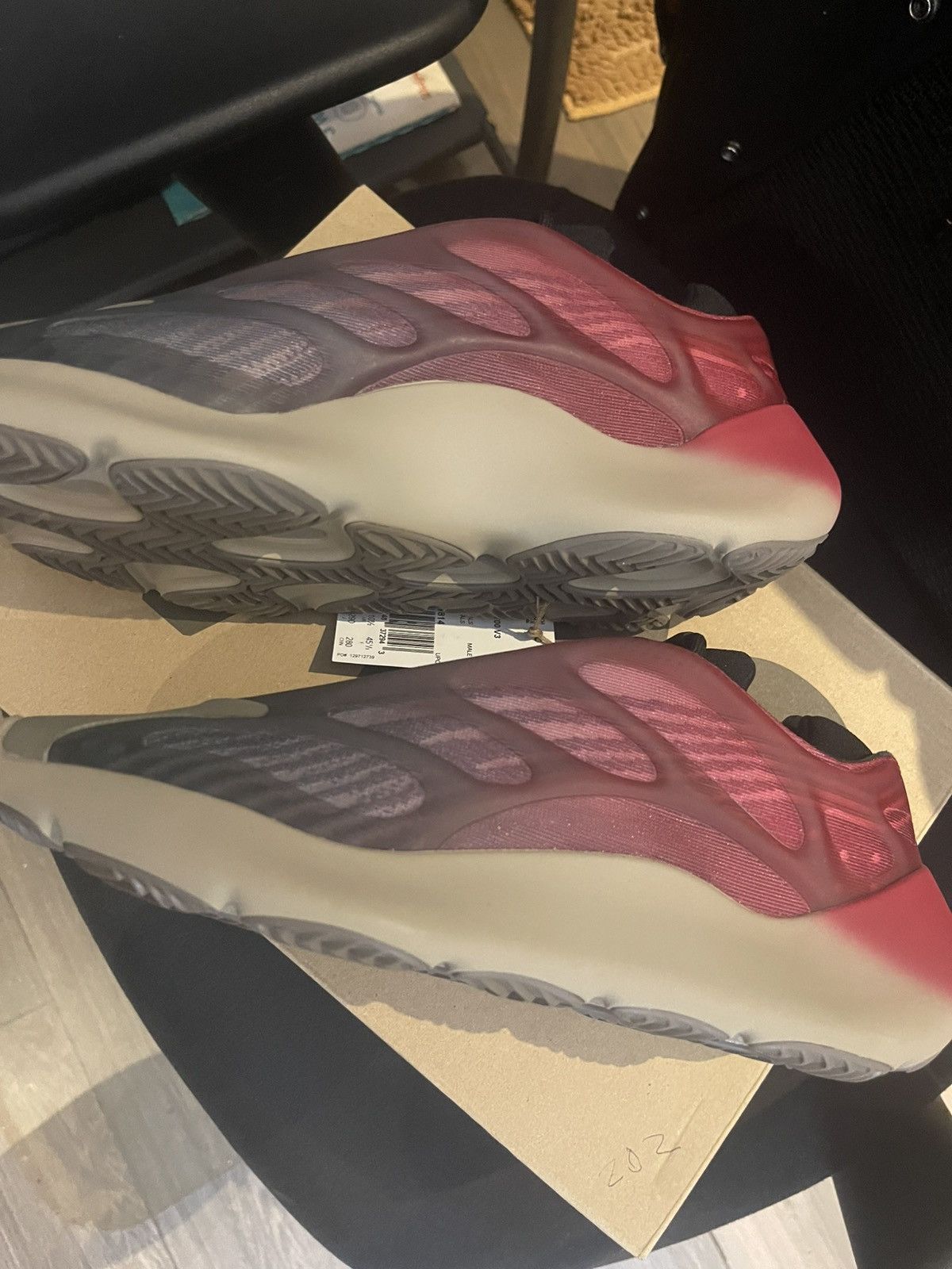 Yeezy Yeezy 700 Size US 11 / EU 44 - 2 Thumbnail