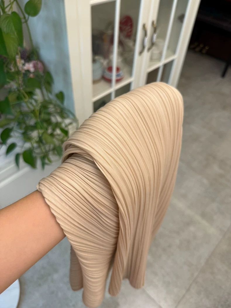 Issey Miyake Issey Miyake size:5 Beige pleated dress Size S / US 4 / IT 40 - 8 Thumbnail