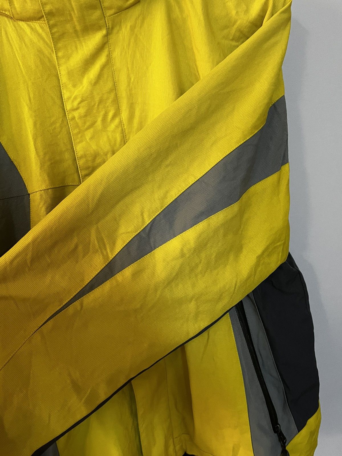 Designer × Tonino Lamborghini Yellow raincoat gorpcore tonino Lamborghini Size US M / EU 48-50 / 2 - 13 Thumbnail