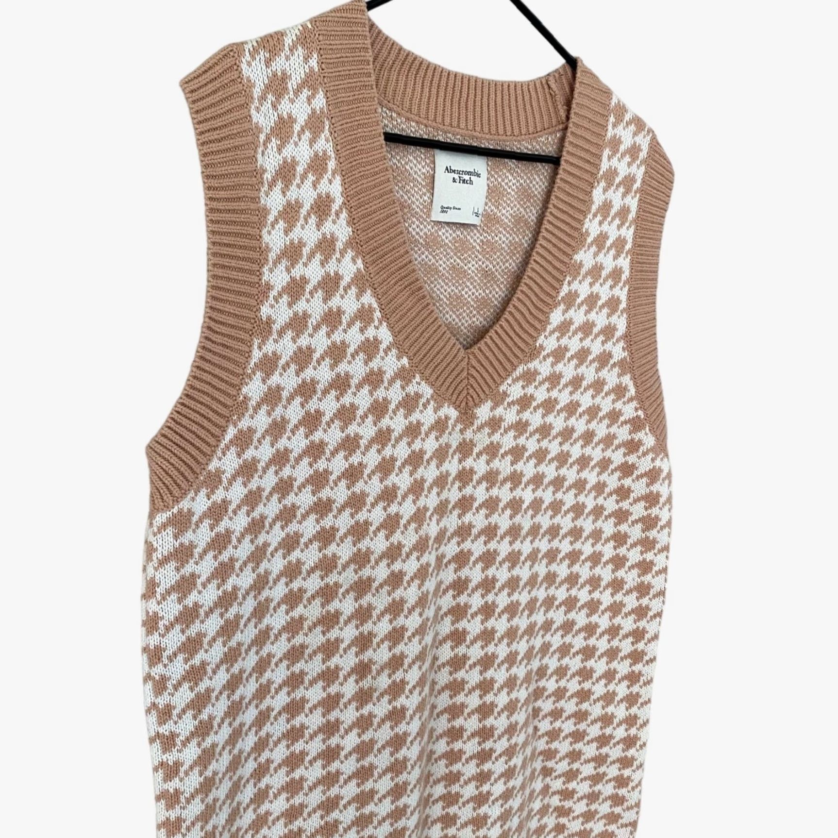 Abercrombie & Fitch VINTAGE Abercrombie & Fitch Houndstooth Sweater Vest Women's Large Tan Oversized Preppy Size L / US 10 / IT 46 - 4 Thumbnail
