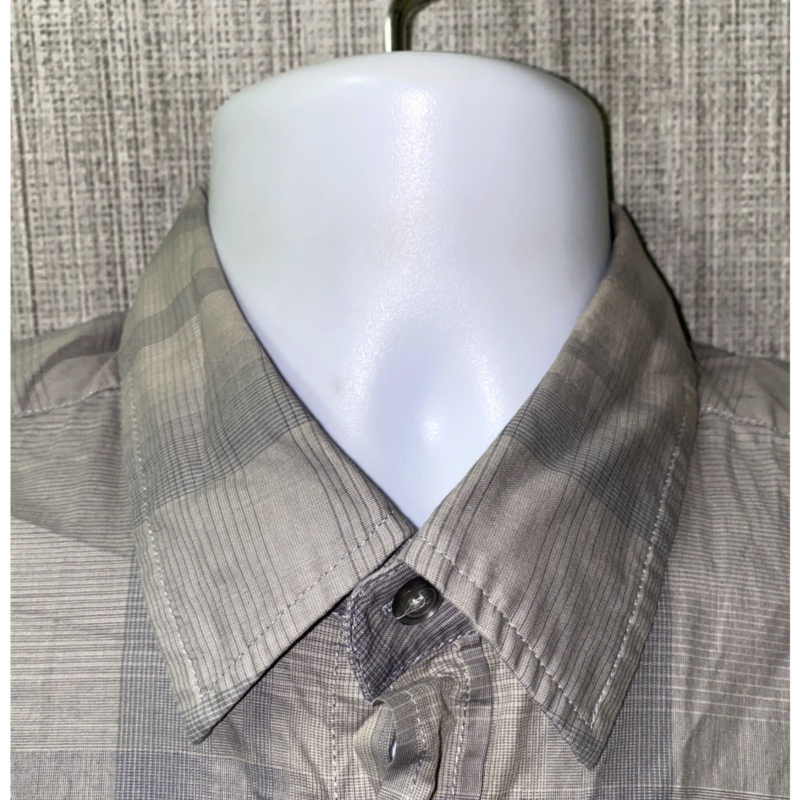 Hugo Boss HUGO BOSS Shirt Mens Gray Regular Long Sleeve Size L Button-Down Collar Plaid Cotton Button-Up Regular Fit Size US L / EU 52-54 / 3 - 3 Thumbnail