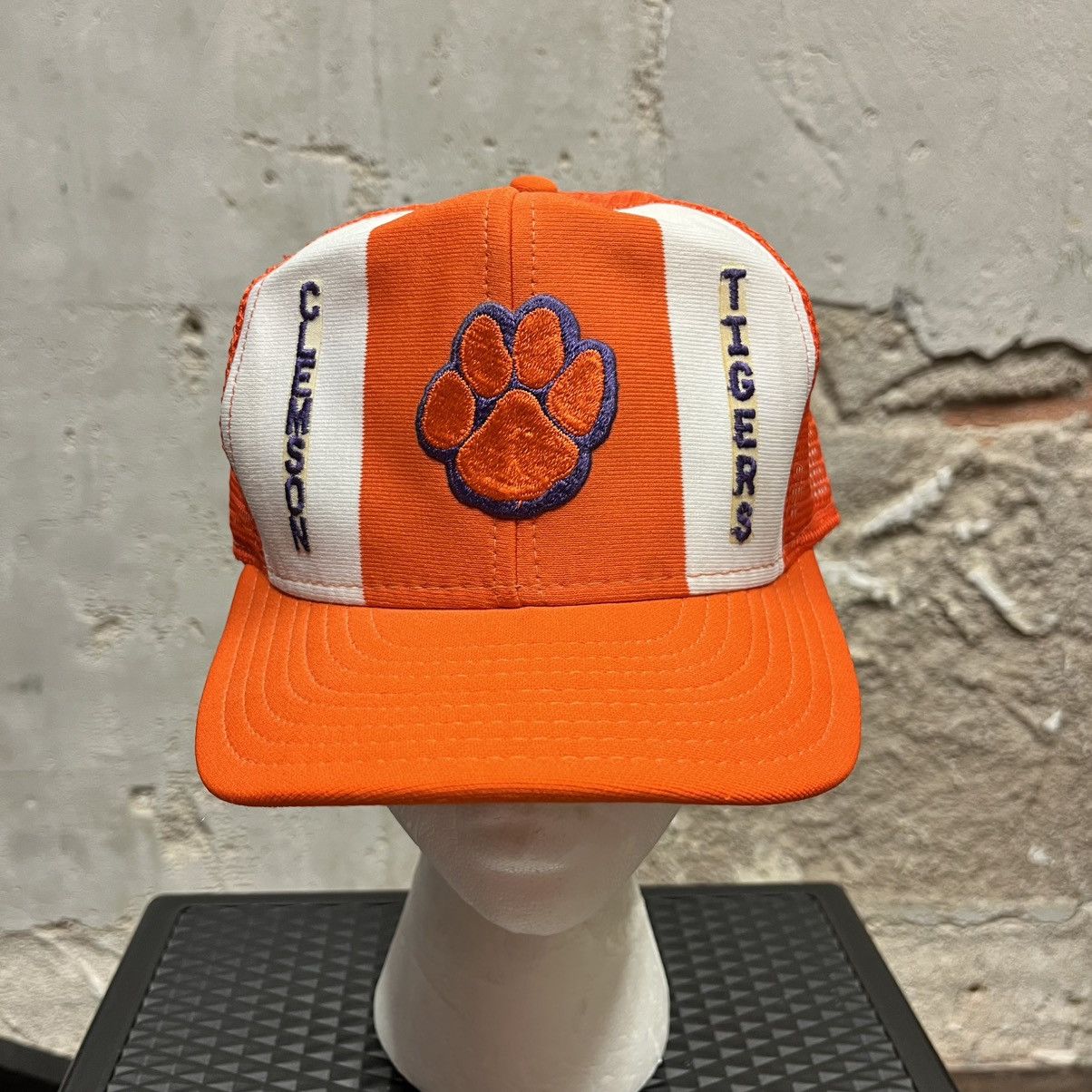 Vintage AJD Lucky Stripes Clemson Tigers Vintage 90s Trucker Hat OS Size ONE SIZE - 1 Thumbnail