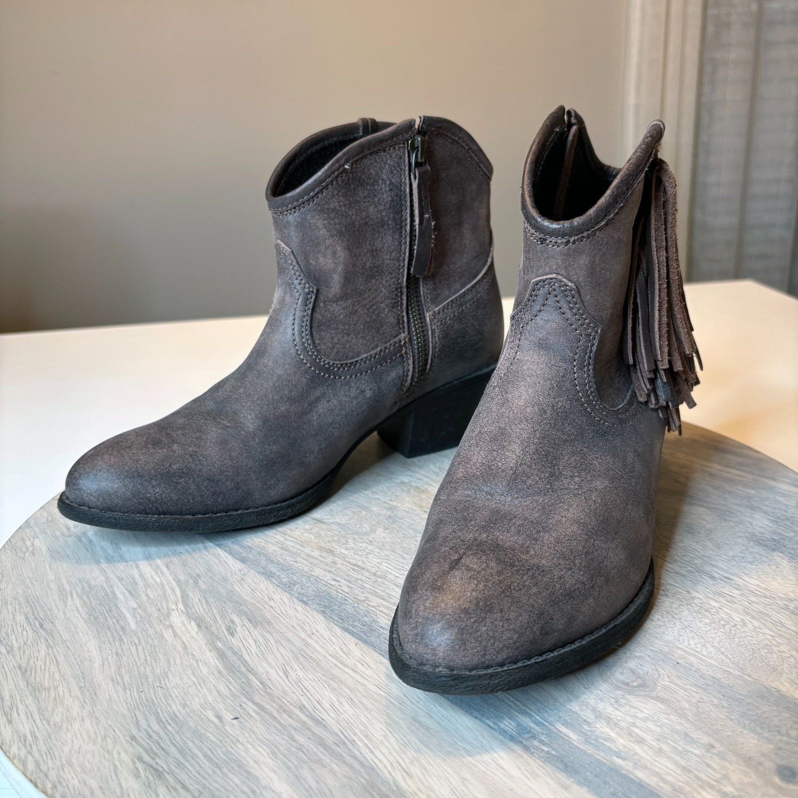 Ariat Ariat Duchess Ankle Western Leather Distressed Boots Sz 7 Size US 7 / IT 37 - 3 Thumbnail