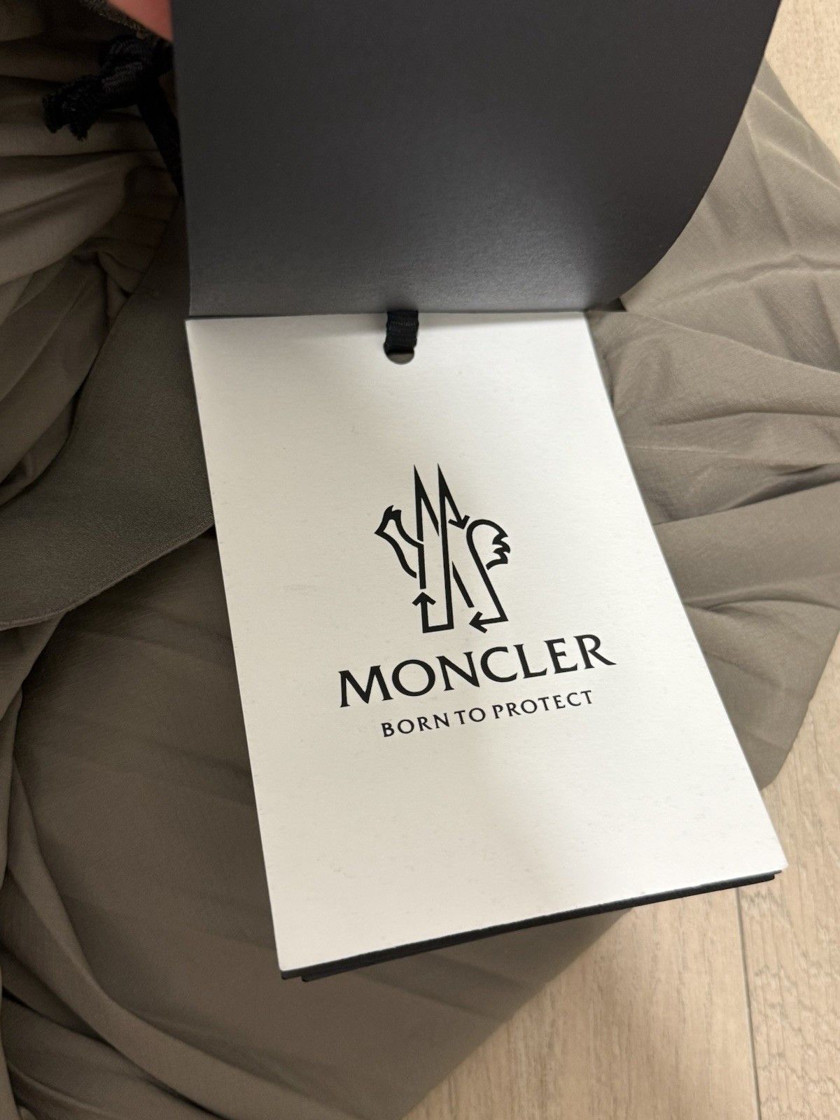 Moncler DDP Moncler x Hyke Pleated Taupe Mid Length Gonna Skirt Size 30" / US 8 / IT 44 - 12 Thumbnail