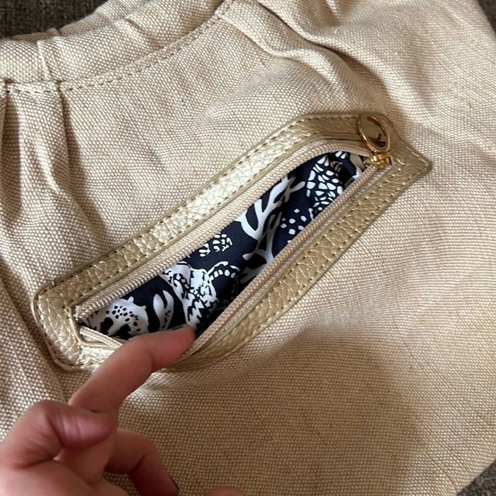 Vineyard Vines Vineyard Vines Tan with Gold thread detail & gold whale