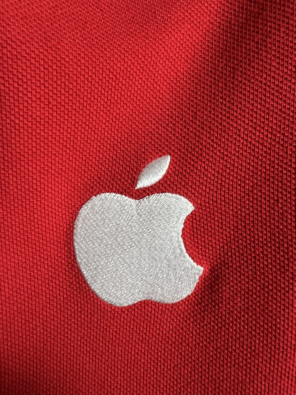 Apple 00s Apple employee embroidered logo red tee size small Size US S / EU 44-46 / 1 - 6 Thumbnail