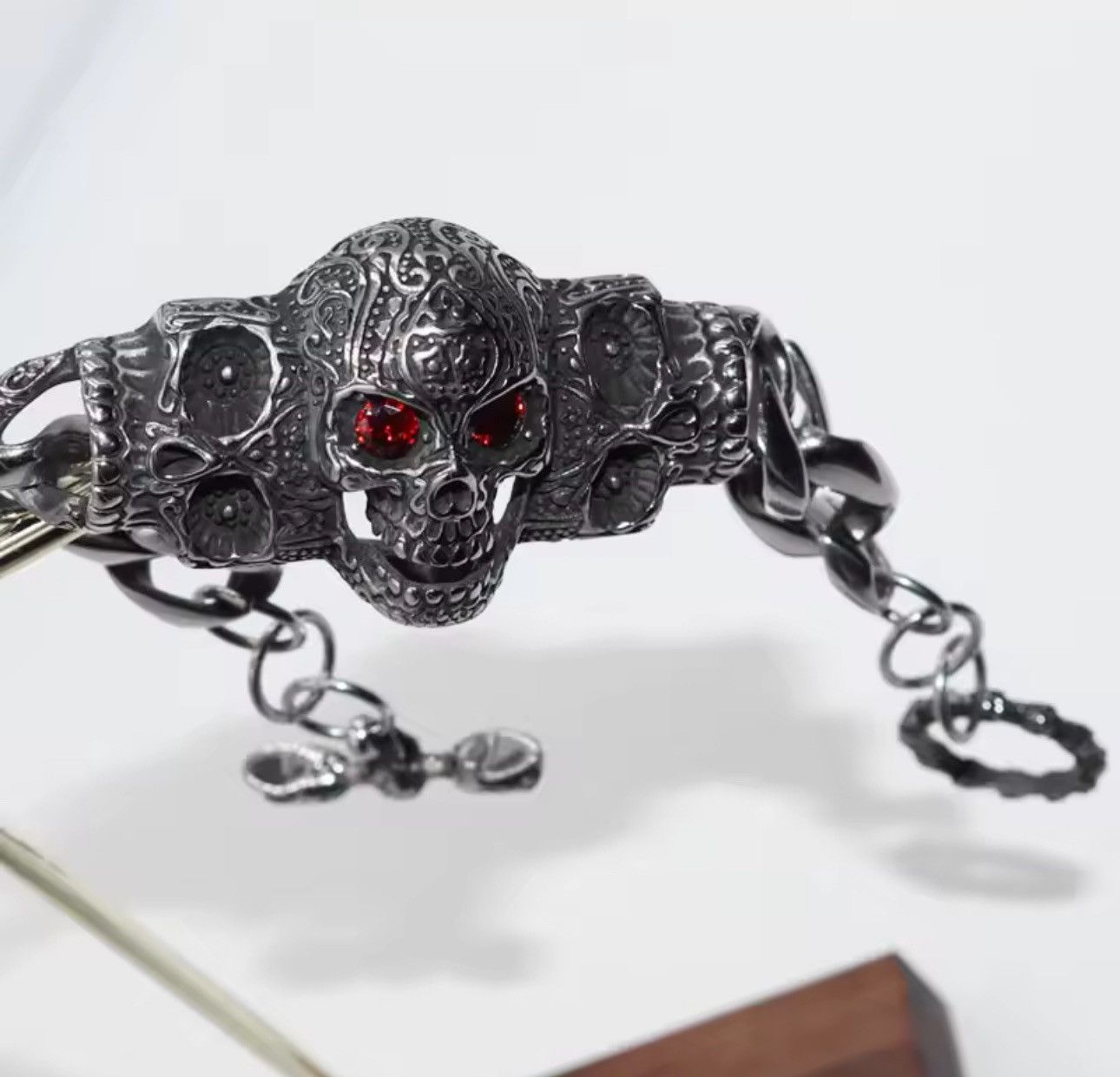 Jewelry Gothic Punk Skull Red Eye Shiny Bracelet Chain Size ONE SIZE - 5 Thumbnail