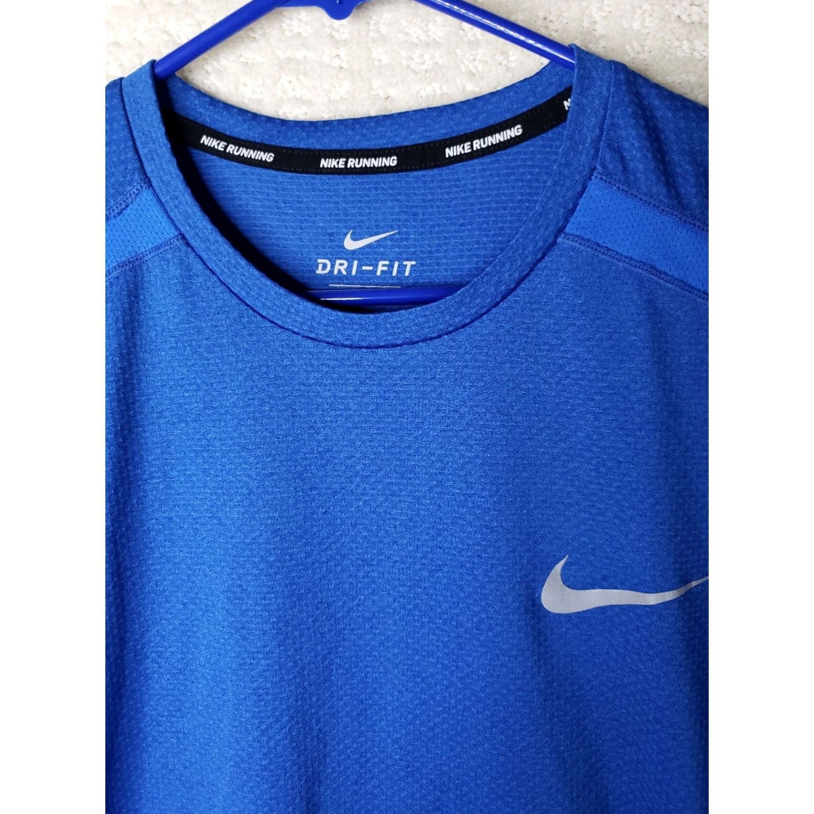 Nike Nike Dri-FIT T-Shirt Men's M Short Sleeve 100% Polyester Blue Nike Running Shirts Size US M / EU 48-50 / 2 - 3 Thumbnail
