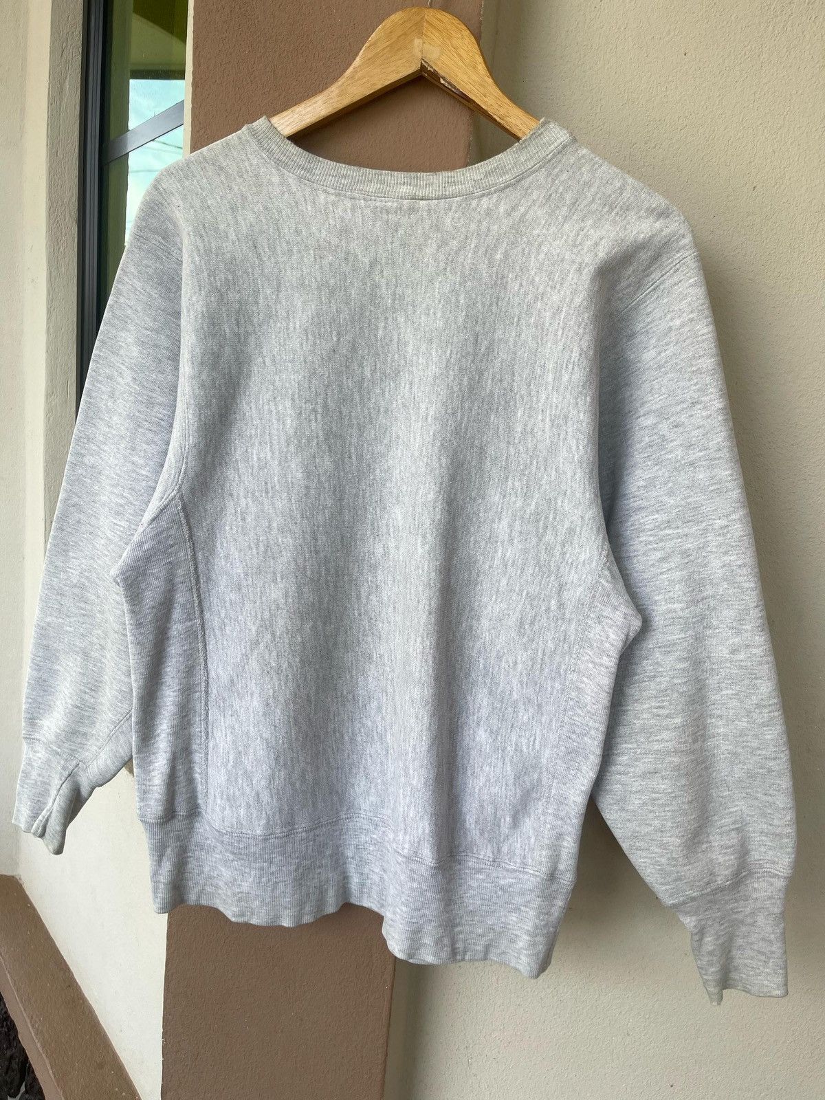 Champion × Vintage Vintage Distressed Champion Reverse Weave Sweatshirt Size US M / EU 48-50 / 2 - 12 Thumbnail