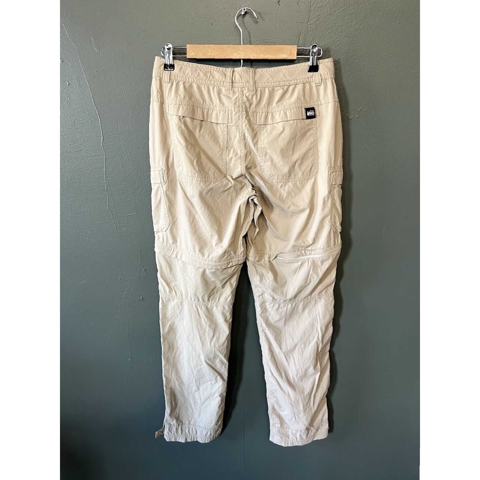 Vintage REI Coop Womens Khaki Outdoor Hiking Nylon Convertible Cargo Pants 8 Beige Cargo Womens Regular Pants Size 30" / US 8 / IT 44 - 2 Thumbnail