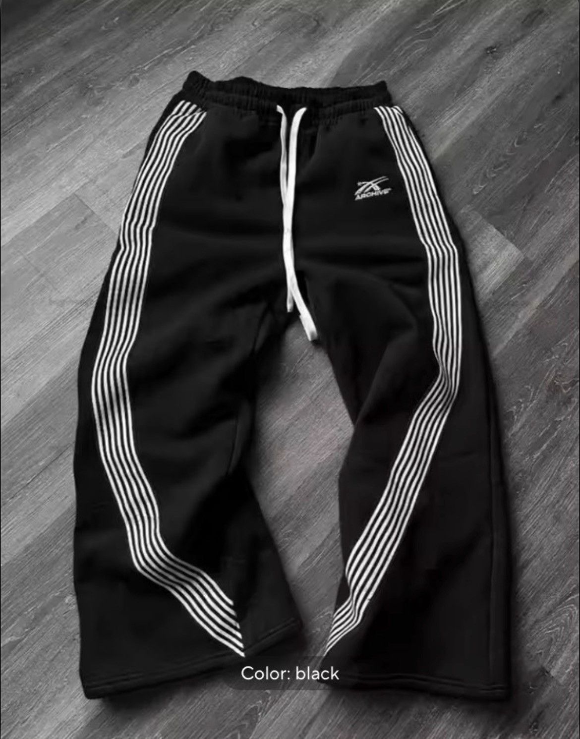 Other casual Y2K embroidered women’s sweatpants Size 38" / US 16 / IT 52 - 1 Preview