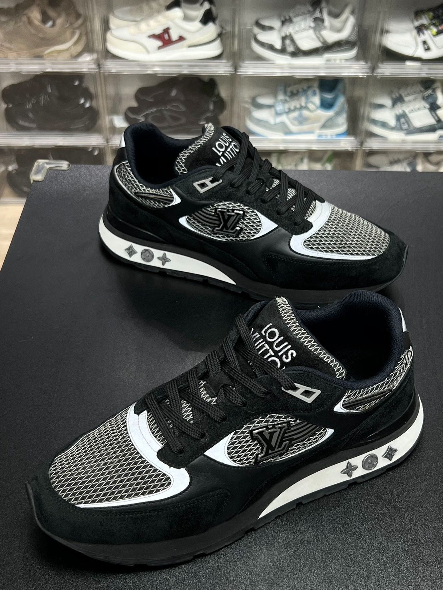 Louis Vuitton Louis Vuitton Running Gray Lowtop Sneakers 8.5 Men Size US 8.5 / EU 41-42 - 1 Thumbnail