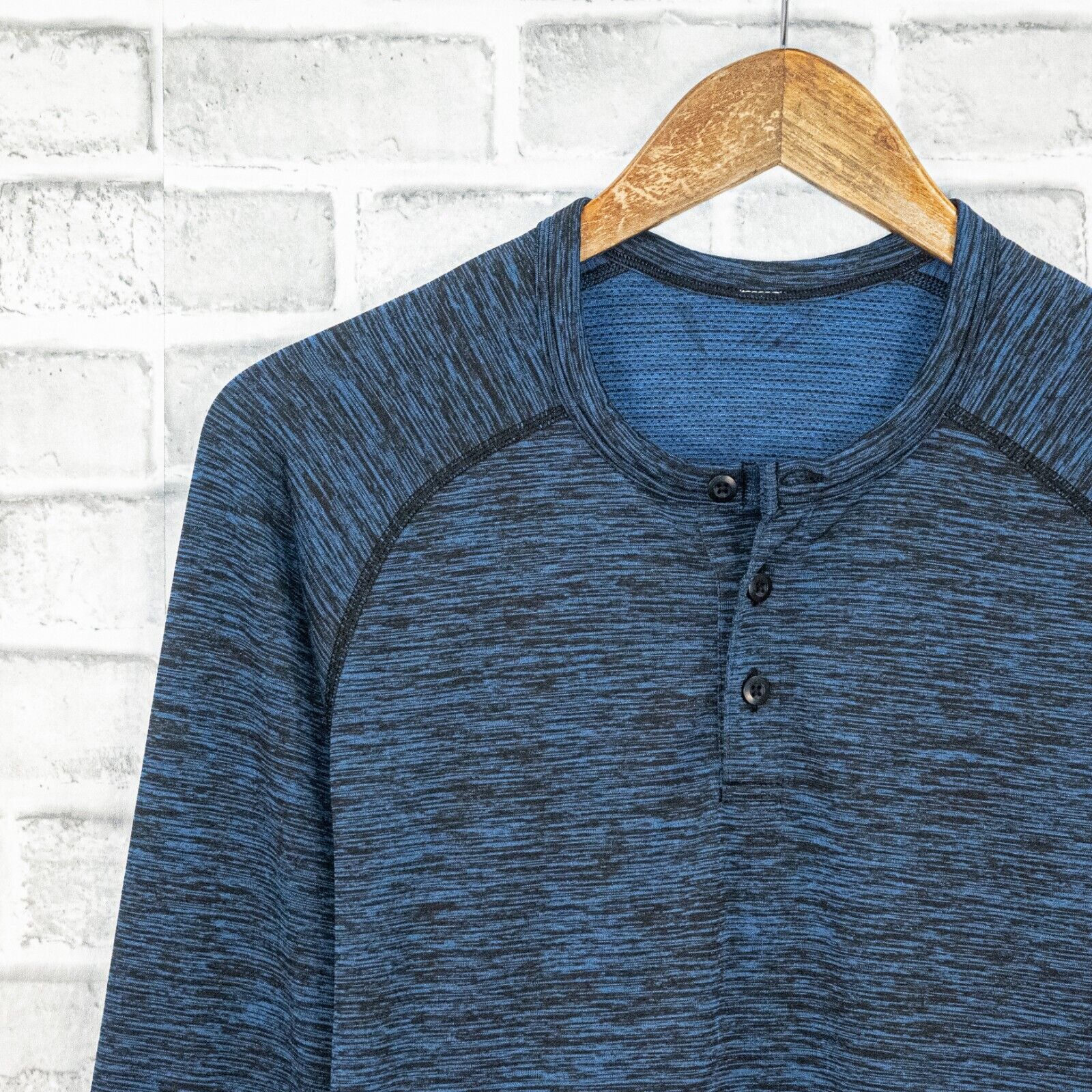 Lululemon Lululemon Men's Long Sleeve Henley Shirt in Heather Blue Size US S / EU 44-46 / 1 - 5 Thumbnail