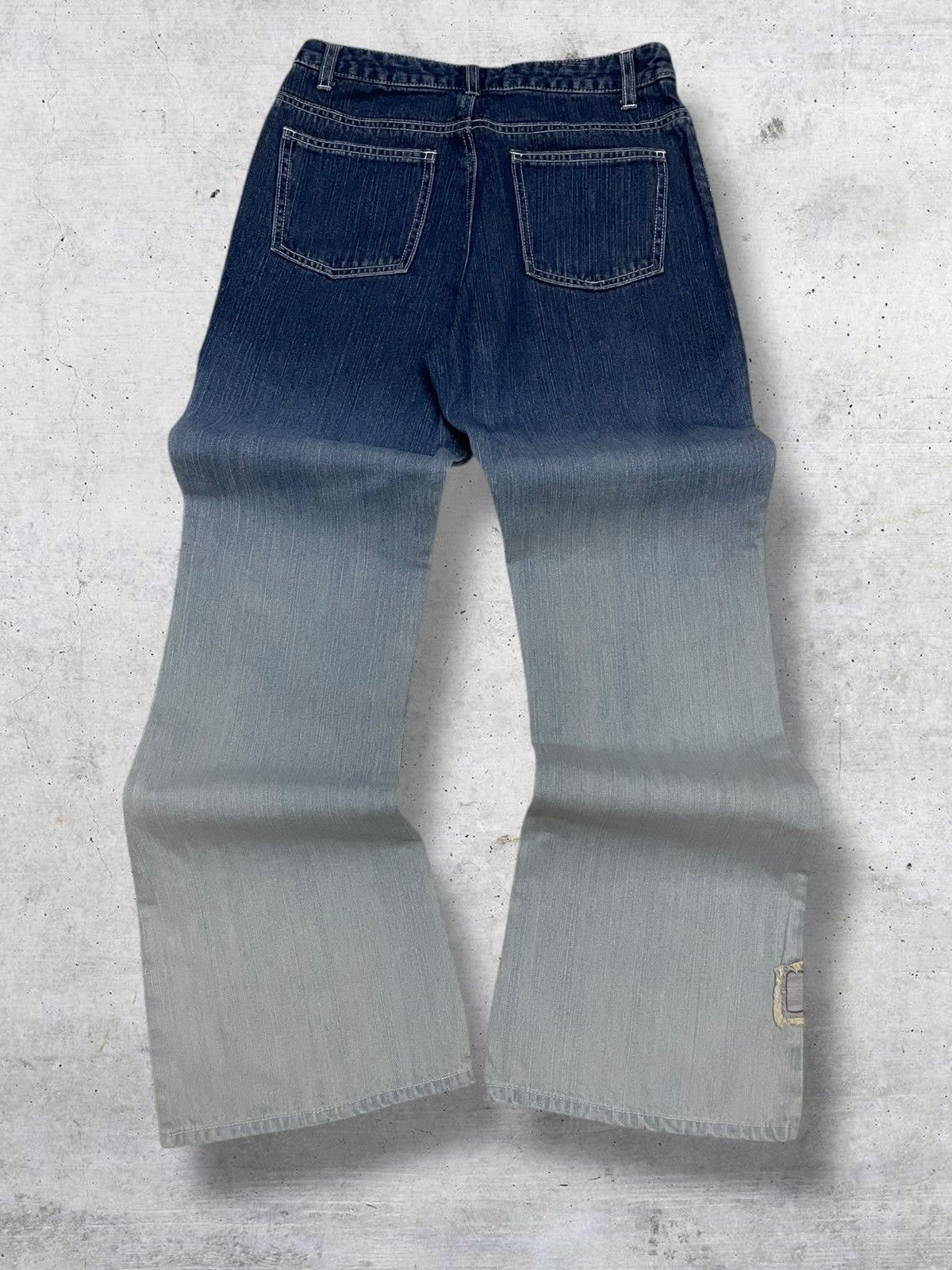 VINTAGE JAPAN 90S FLORA APPLIQUE FLARED ARTSY TWIST DENIM