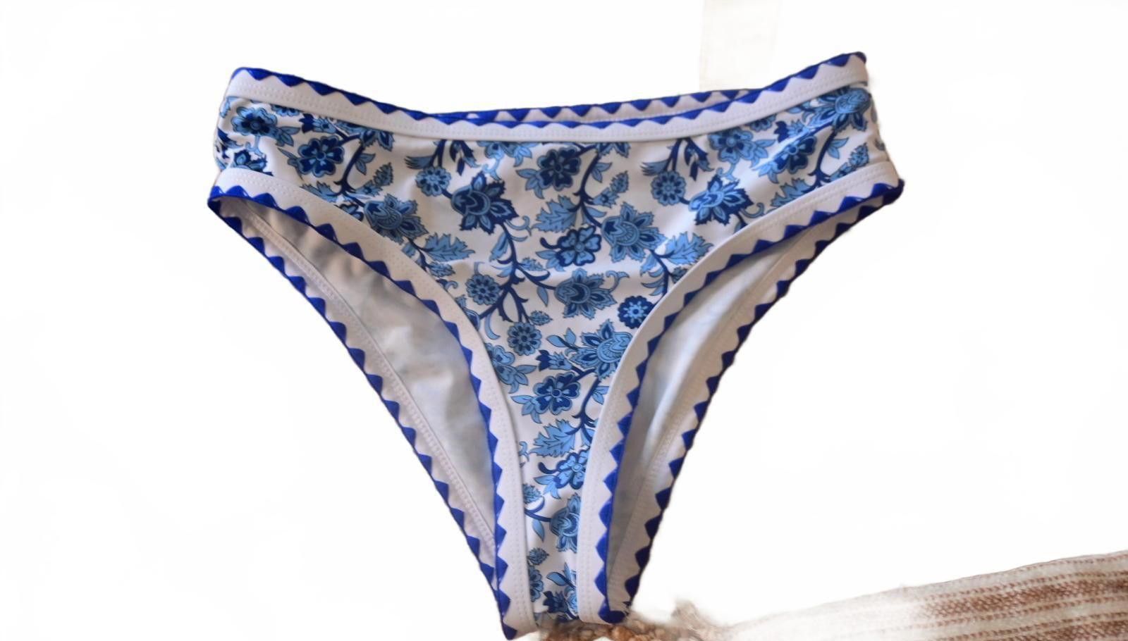 Shein SHEIN Blue and White Floral Bikini Bottoms sz Medium Size ONE SIZE - 1 Thumbnail