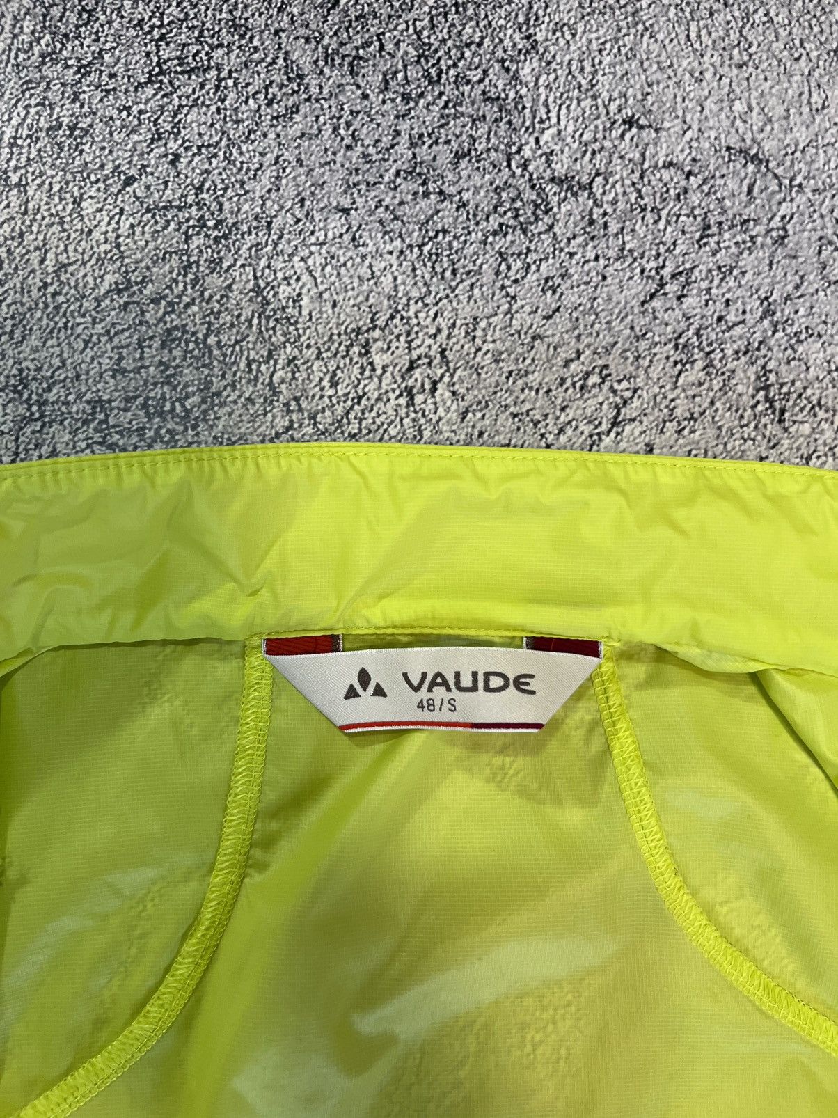 Other Vaude Air Jacket III Eco Packable Windbreaker Red Men’s 48/S Size US M / EU 48-50 / 2 - 9 Thumbnail