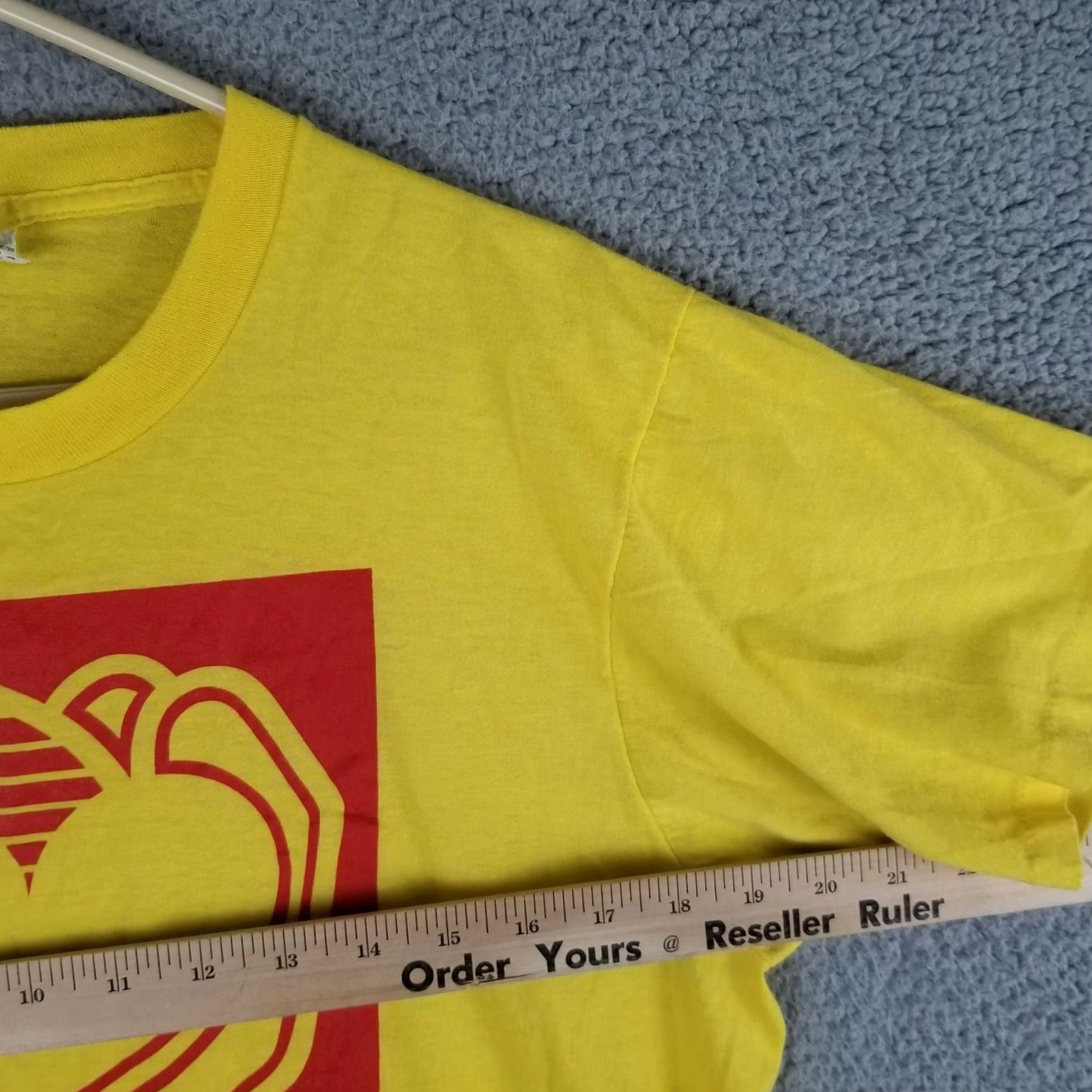 Vintage VTG 1987 Jesus T-Shirt M Adult Yellow Cotton Screen Stars Short Sleeve Crew Neck Unisex Catholics Logo 80s Religion God Jesus Portland OR Size US M / EU 48-50 / 2 - 5 Thumbnail
