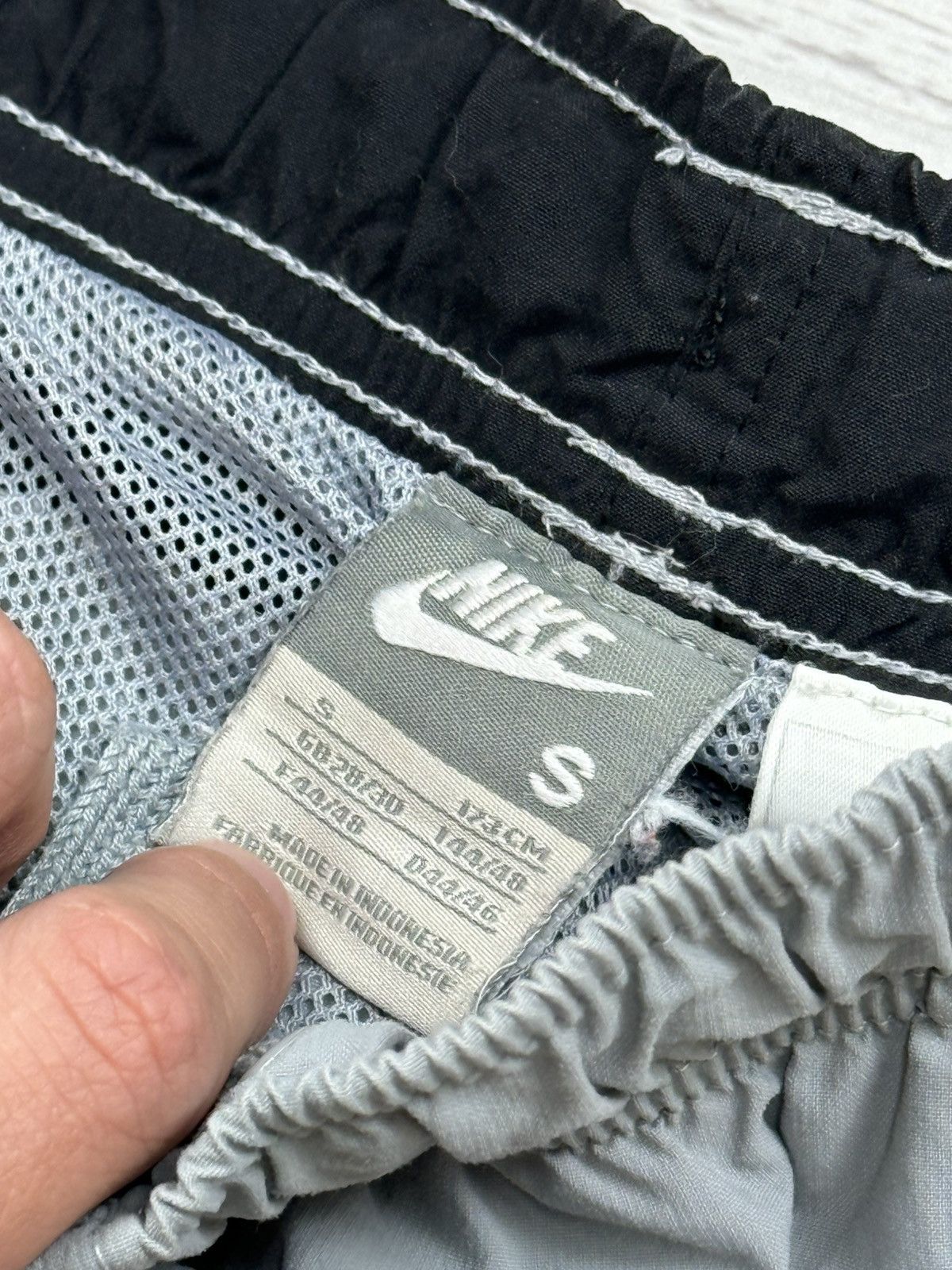 Nike Vintage Nike nylon shorts Size US 31 - 6 Thumbnail