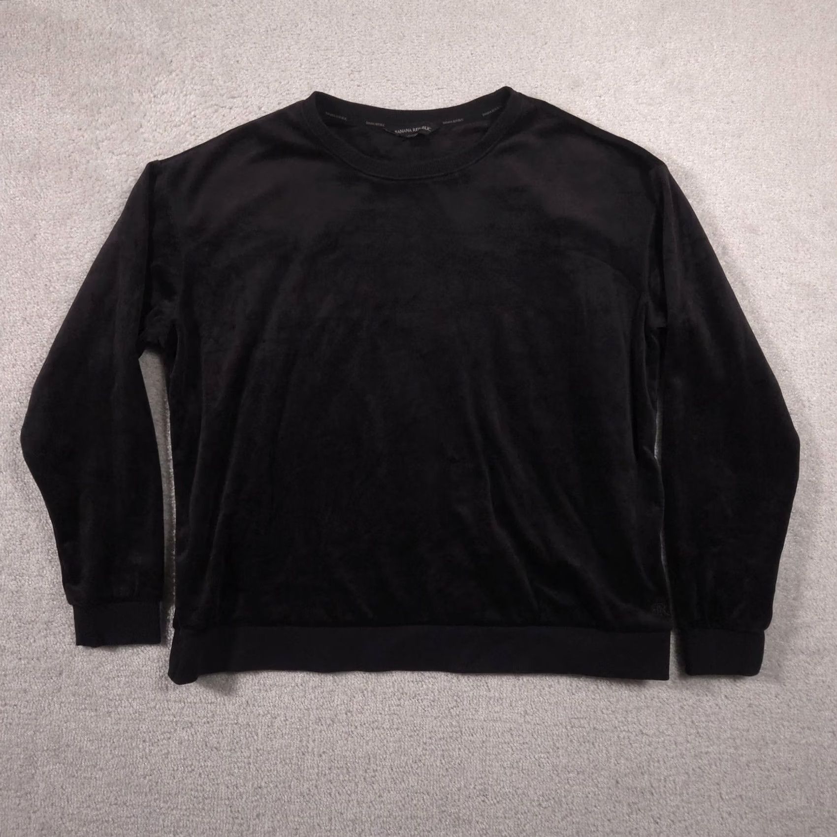 Banana Republic VINTAGE Banana Republic Sweatshirt Womens XL Black Velvet Crewneck Pullover BR Logo Size XL / US 12-14 / IT 48-50 - 2 Thumbnail