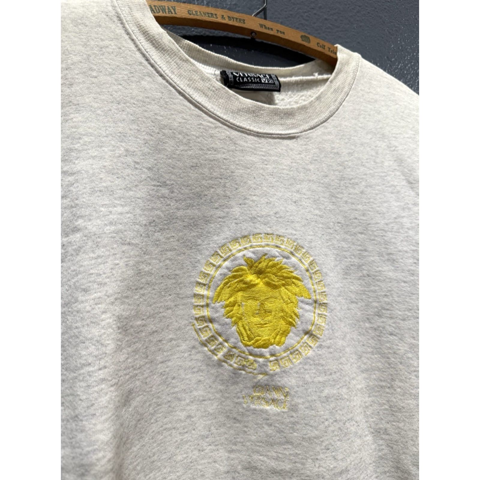 Versace VINTAGE Versace V2 Embroidered Medusa Logo Gray Sweatshirt Large Mens 90s Pullover Size US L / EU 52-54 / 3 - 2 Thumbnail