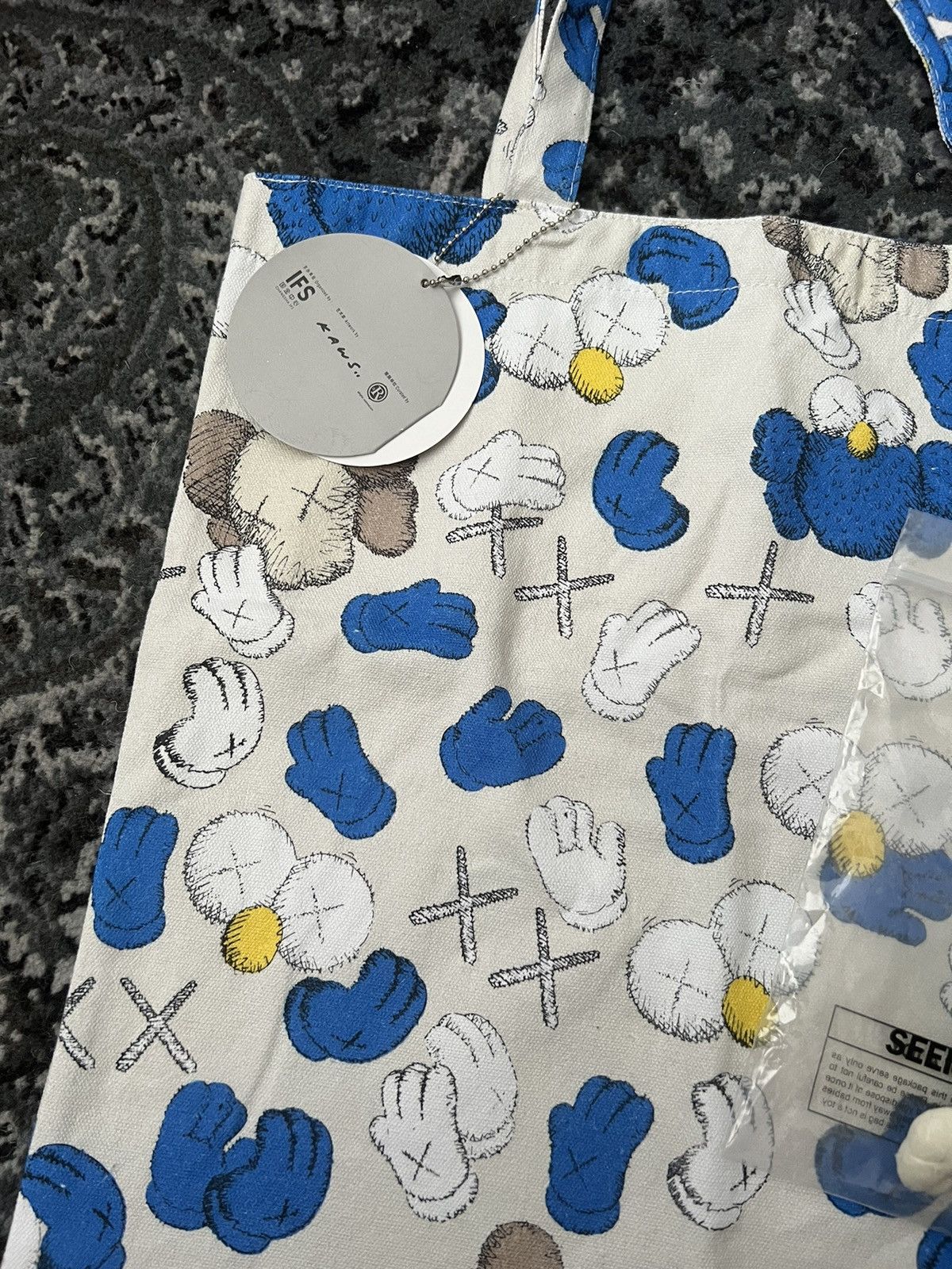 Kaws Kaws Seeing watching plush and tote bag set Size ONE SIZE - 5 Thumbnail