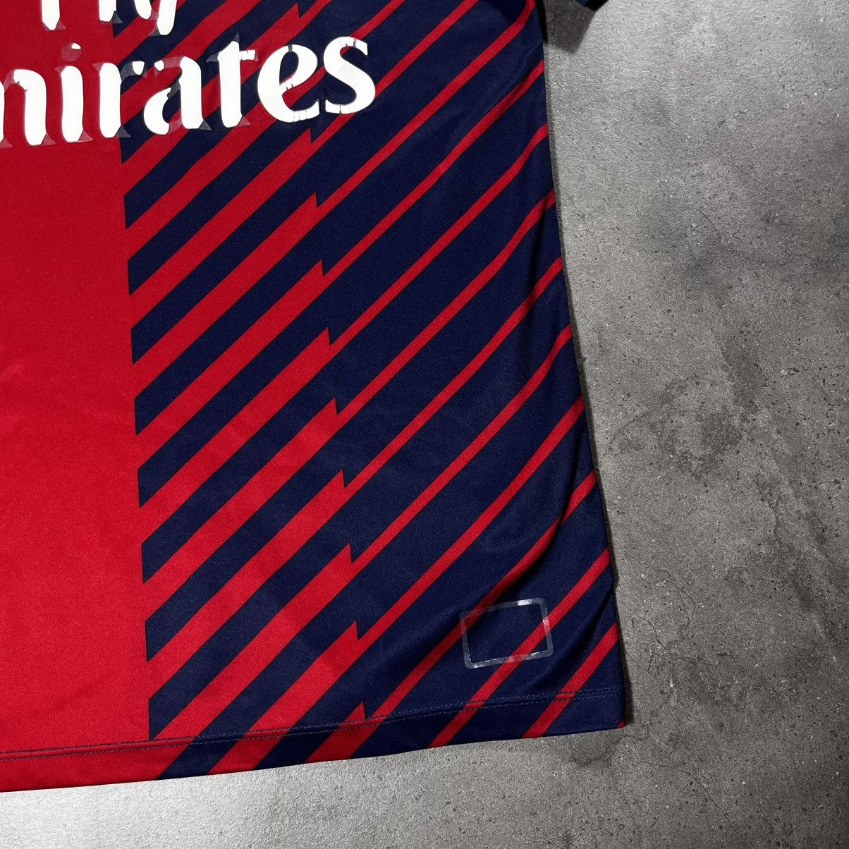 Nike Vintage Nike Paris Saint Germain PSG Blokecore Jersey Tee Size US M / EU 48-50 / 2 - 5 Thumbnail