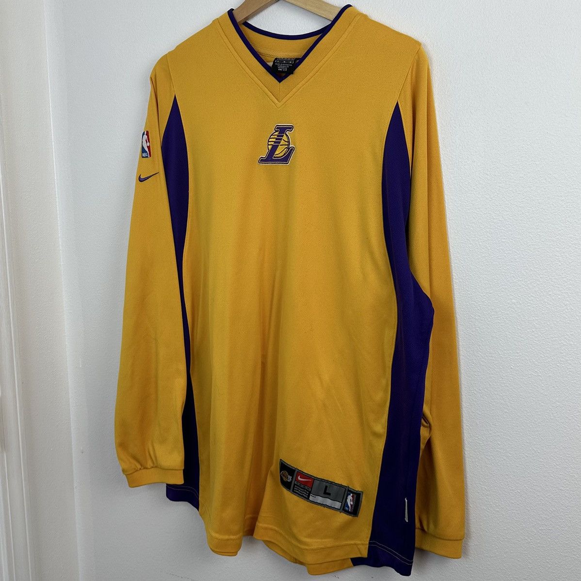 NBA × Nike × Vintage Vintage Nike NBA Lakers Warm Up Shooting Shirt Gold Purple Size US L / EU 52-54 / 3 - 3 Thumbnail