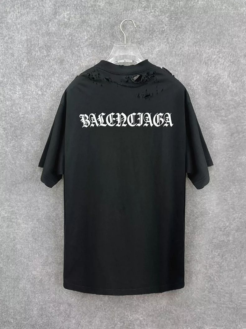 Balenciaga Balenciaga Sanskrit letter printing destroyed round neck s Size US S / EU 44-46 / 1 - 1 Thumbnail