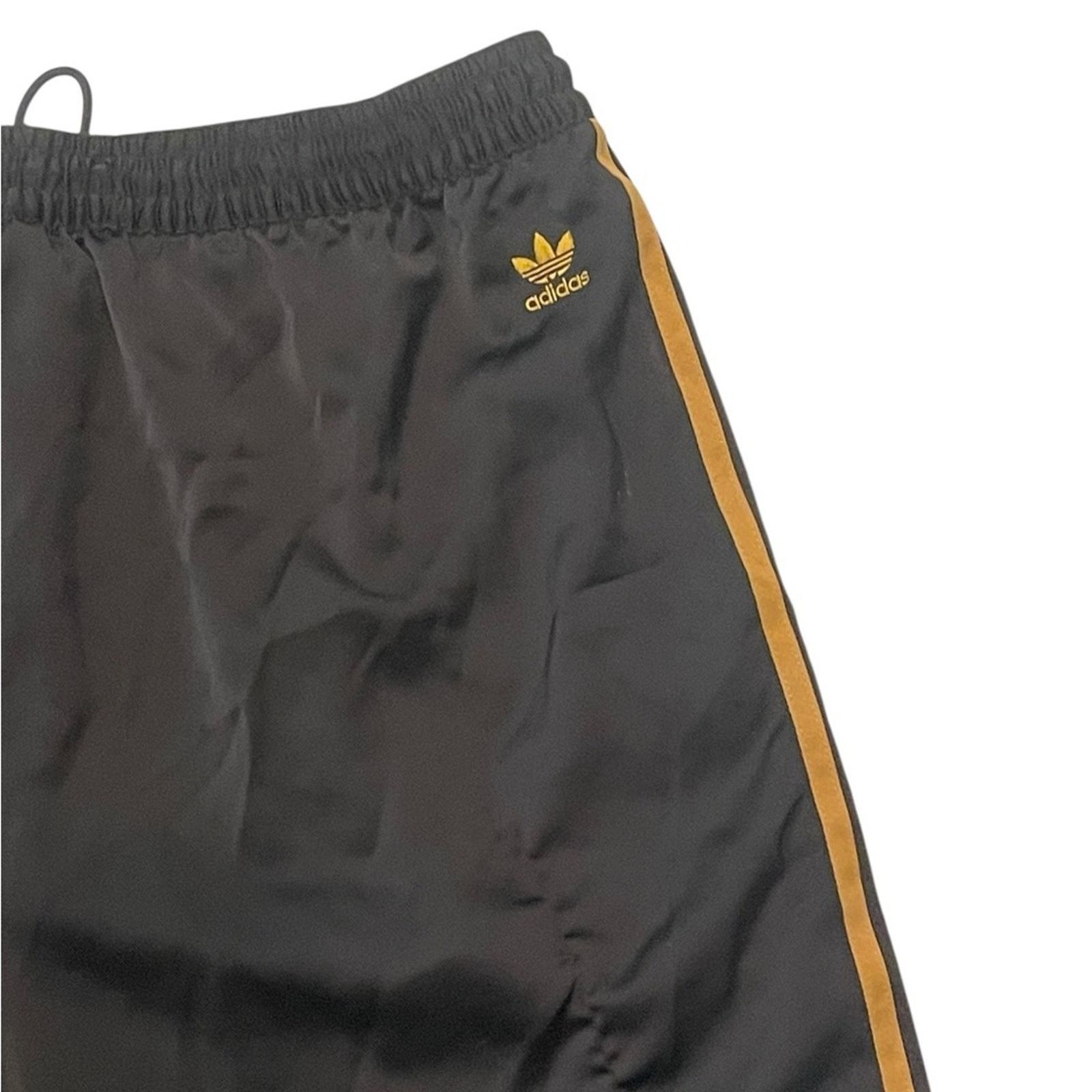 Adidas Adidas Black and Gold Athletic Shorts Lightweight Size:M Size US 34 / EU 50 - 6 Thumbnail