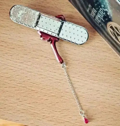 Jewelry × Vintage Bleeding Heart Band-aid Brooch Pin Size ONE SIZE - 2 Thumbnail