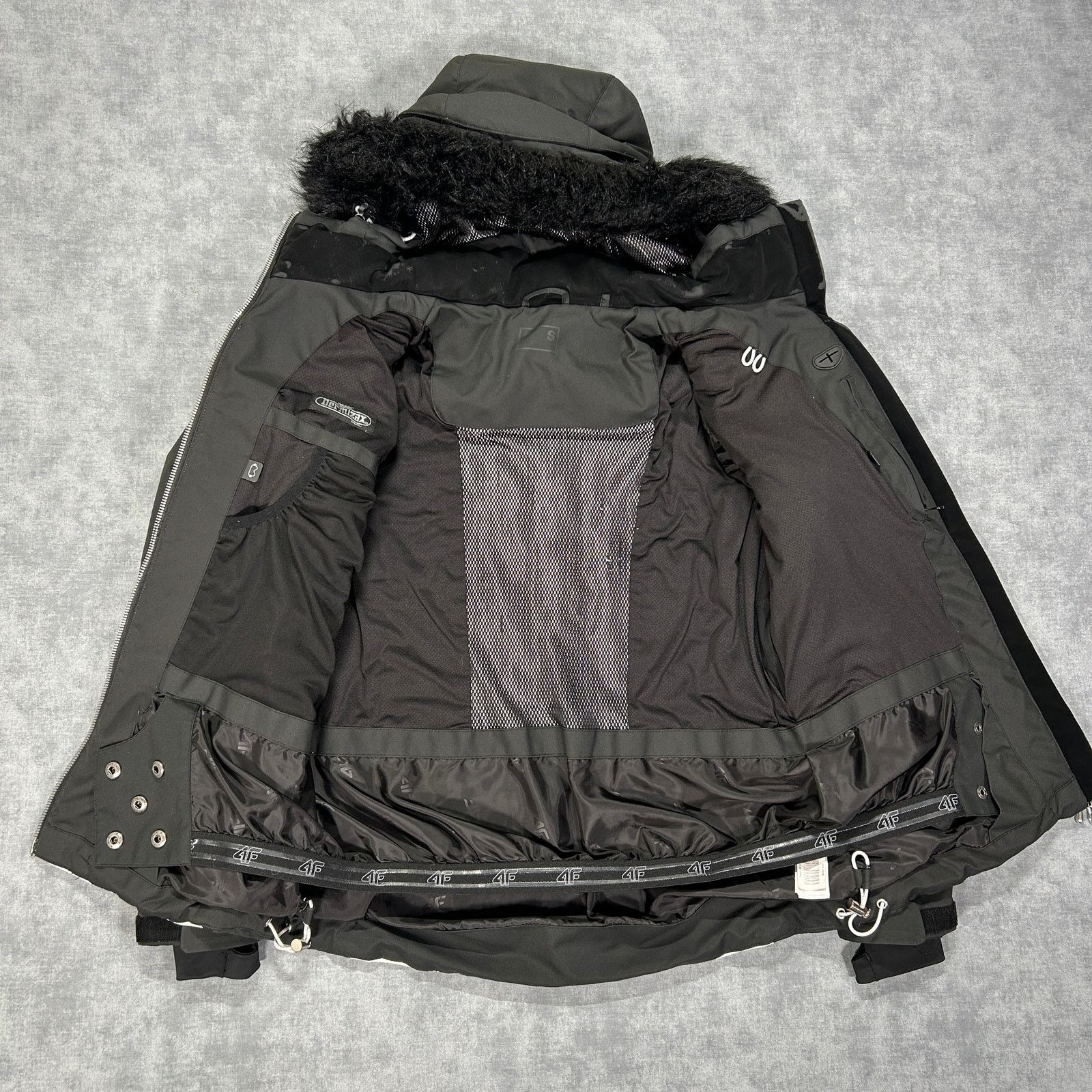 Other 4F KUDN151 fur trim ski jacket Dermizax 20k waterproof wms S Size S / US 4 / IT 40 - 3 Thumbnail
