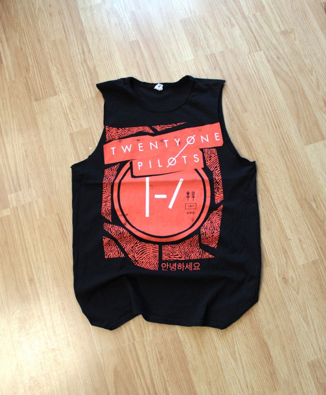 Band Tees 🔥 Twenty One Pilots Blurryface Album Tour 2015 Tank Shirt Size US M / EU 48-50 / 2 - 1 Thumbnail