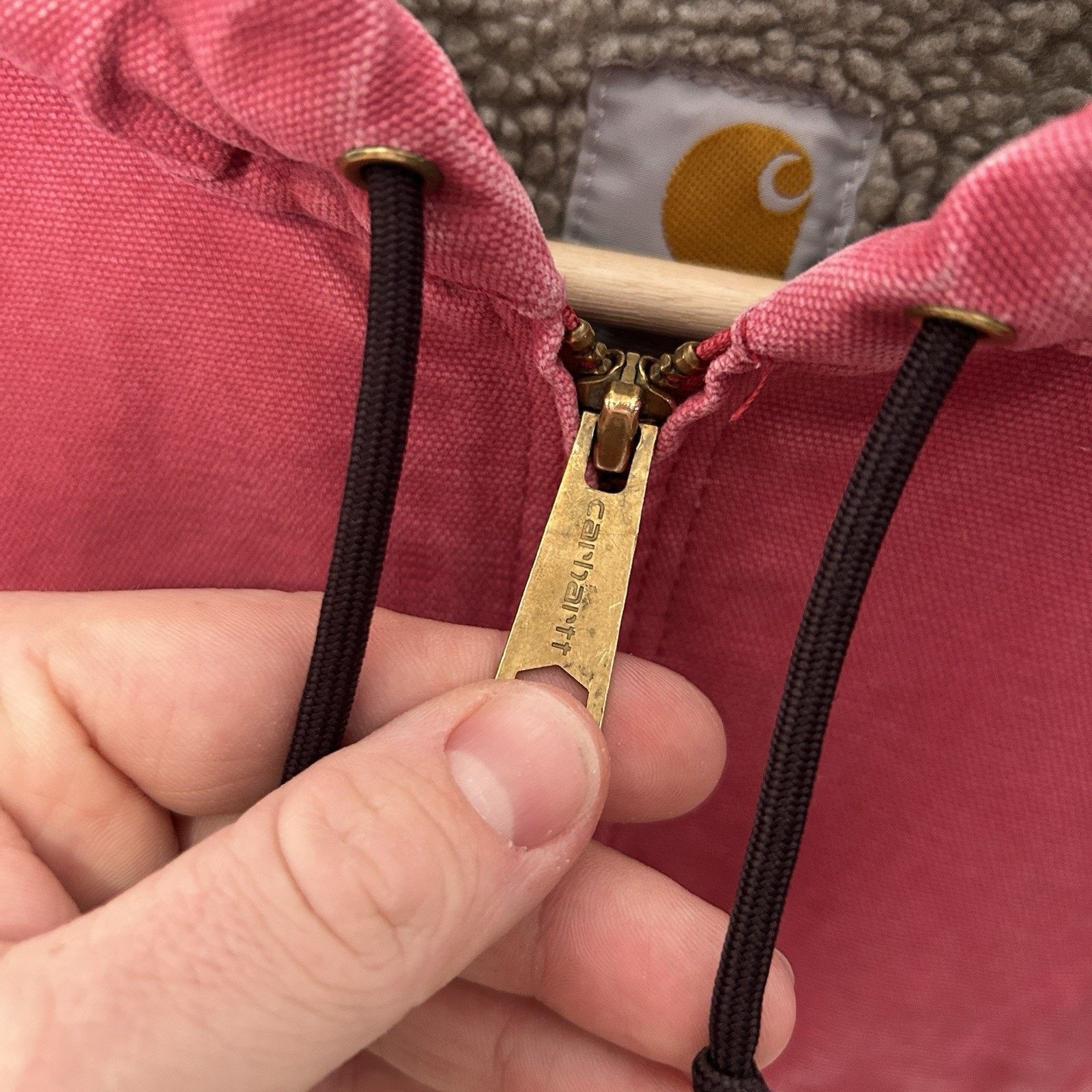Carhartt Y2K Carhartt Sherpa-Lined Hooded Detroit Jacket “Crabapple” Size S / US 4 / IT 40 - 8 Thumbnail