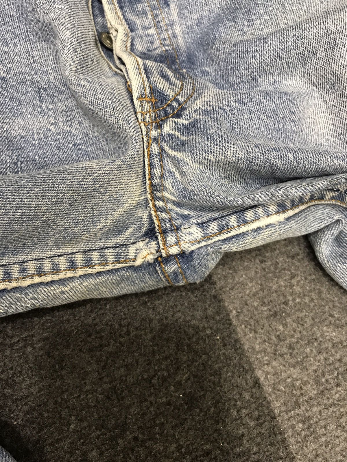 Levi's VL210 Vintage Levis 501 Light Wash Jeans Size US 28 / EU 44 - 3 Thumbnail