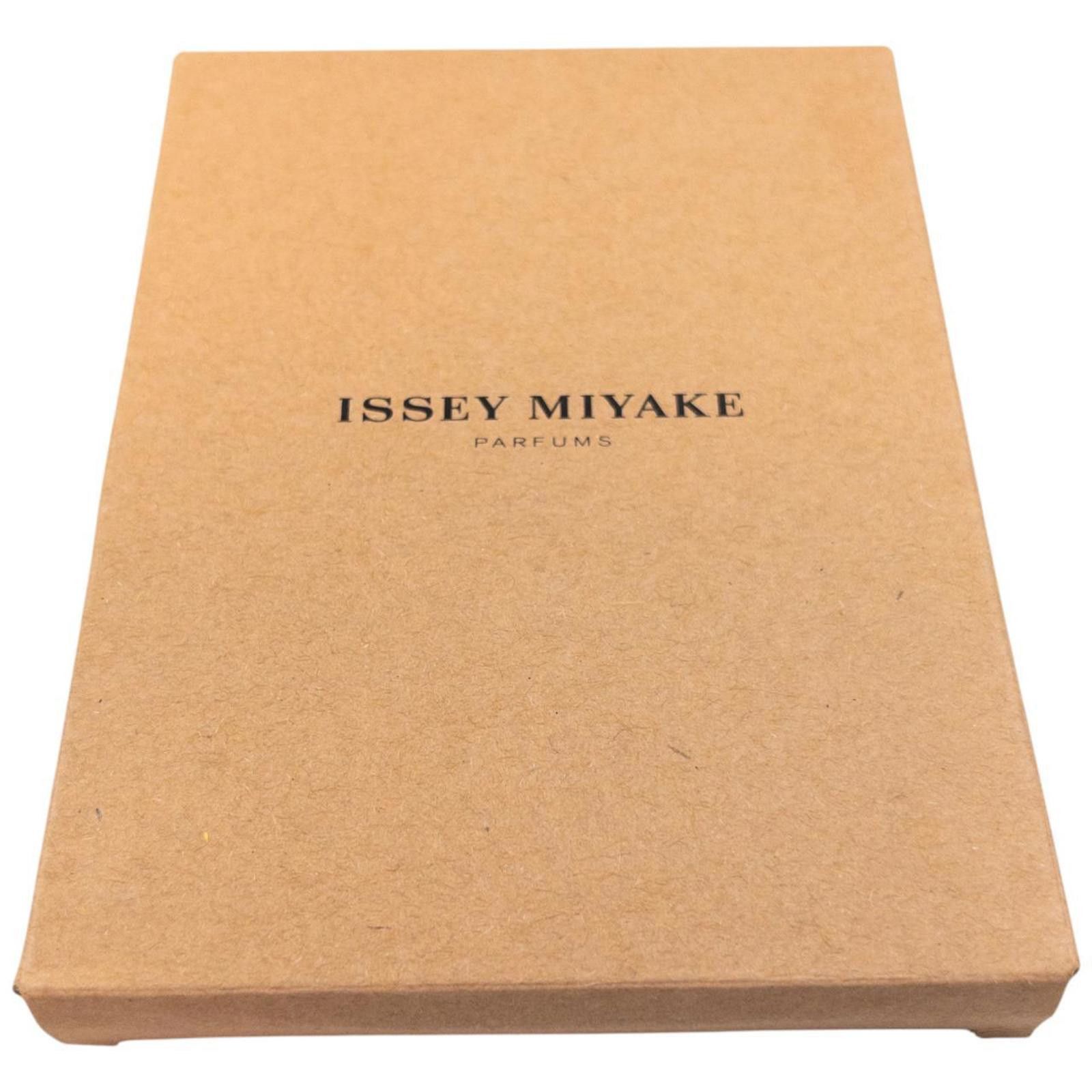 Issey Miyake Vintage Issey Miyake Parfums A6 Plain Spiral Notebook Size ONE SIZE - 8 Thumbnail