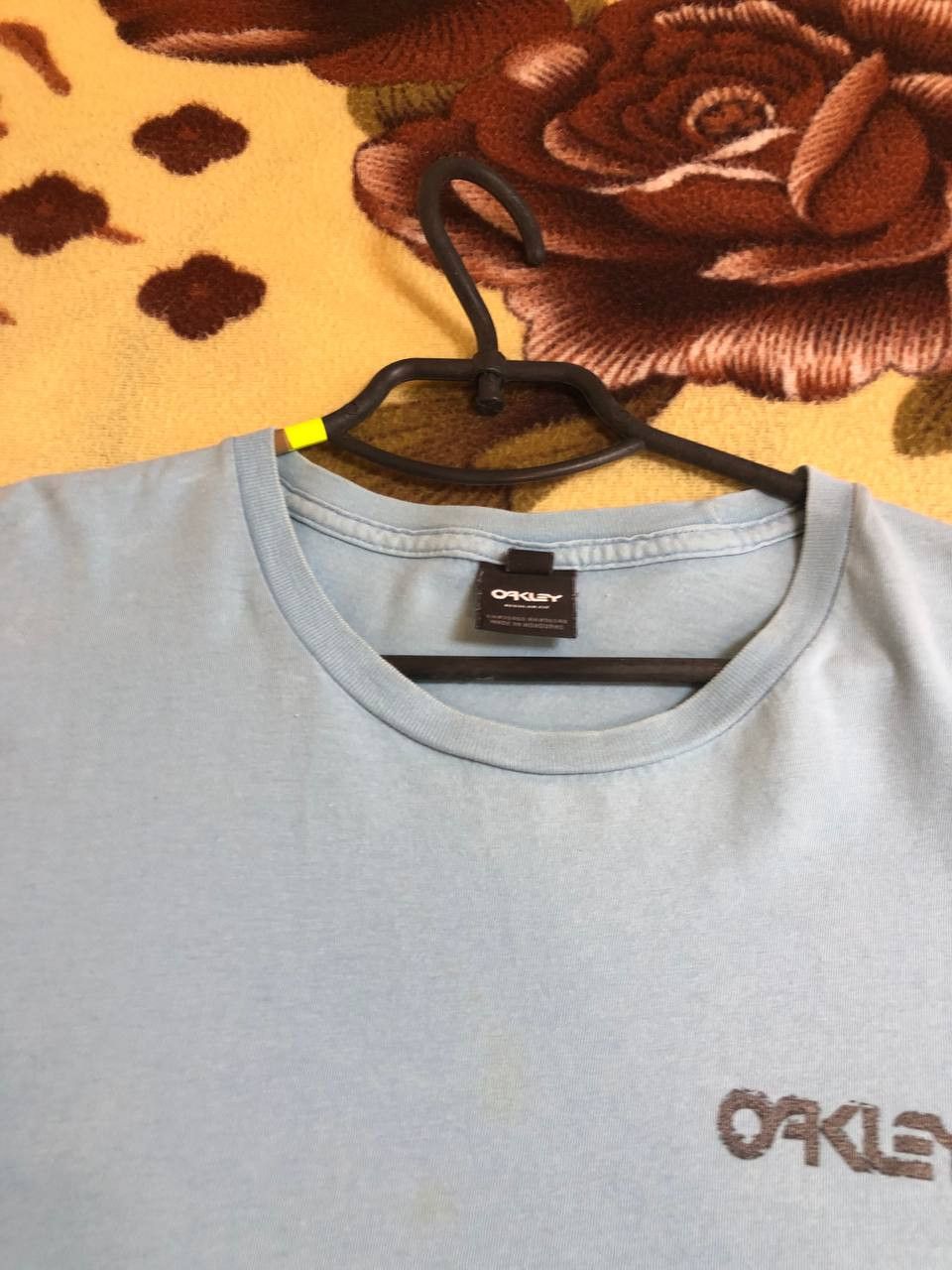 Oakley Vintage Oakley Y2K 2 T-shirt Faded streetwear big logo tee Size US XL / EU 56 / 4 - 15 Thumbnail