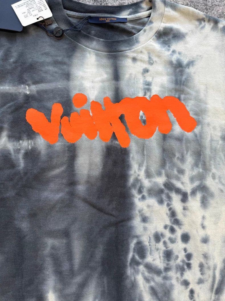 Louis Vuitton Louis Vuitton Tie-dyed monogrammed short sleeve Size US L / EU 52-54 / 3 - 5 Thumbnail