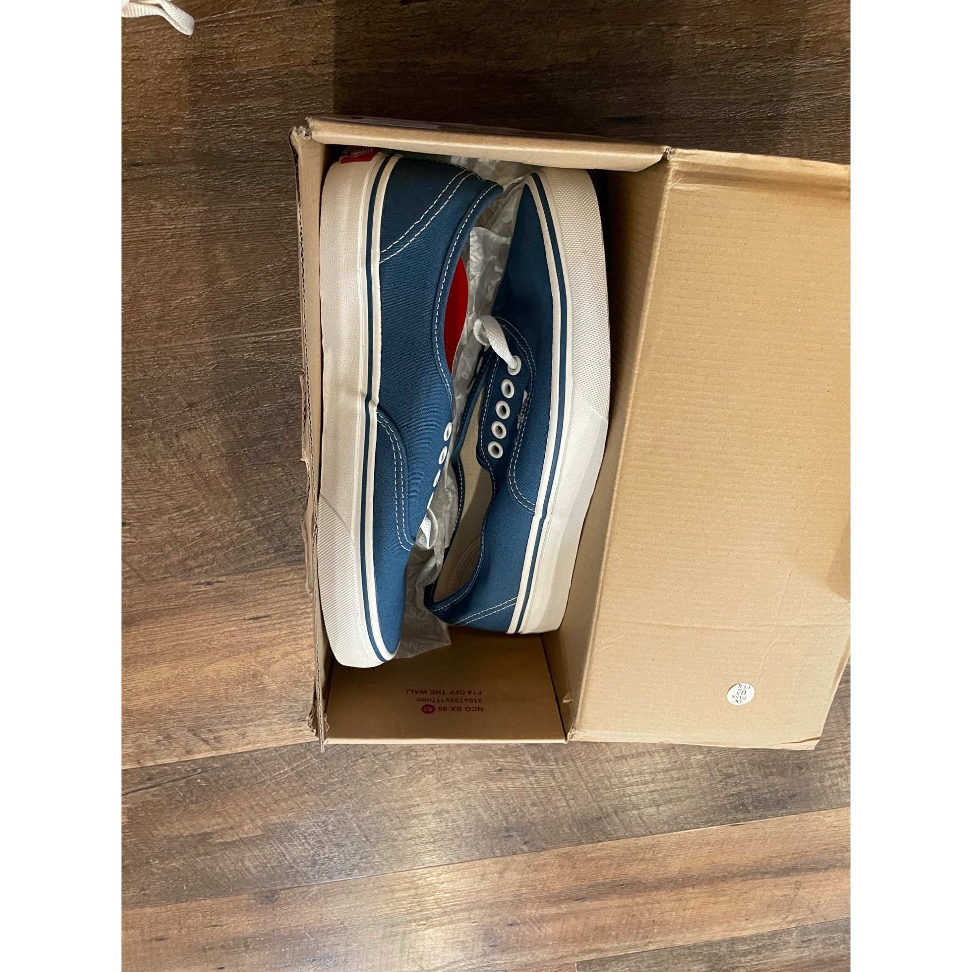 Vans BNWT Vans Navy Blue Vans Authentic Skate Shoes Men’s 7.5 Wom Size US 7.5 / EU 40-41 - 3 Thumbnail