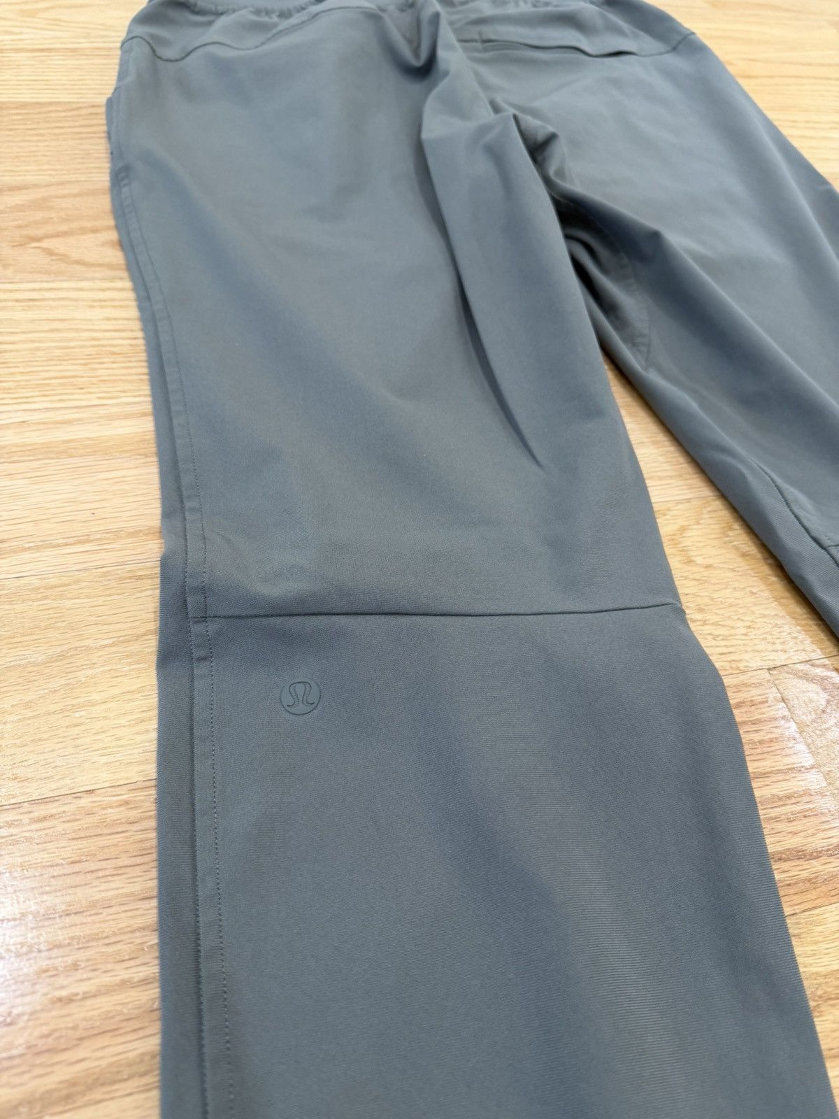 Lululemon Lululemon Olive Green Joggers Small Size US 30 / EU 46 - 5 Thumbnail