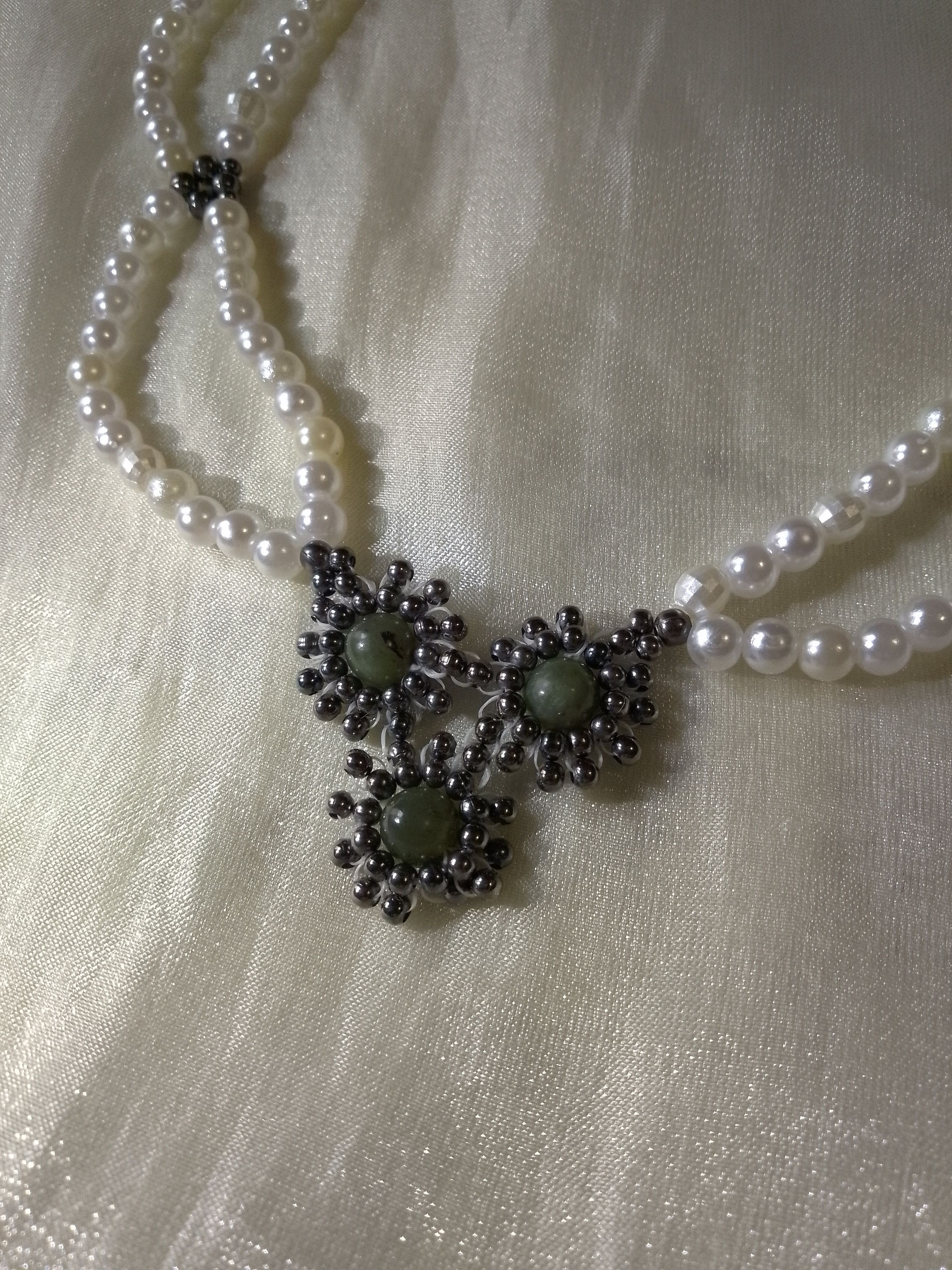 Handmade Pearls necklace Vintage style Green natural jade gemstones Size ONE SIZE - 6 Thumbnail