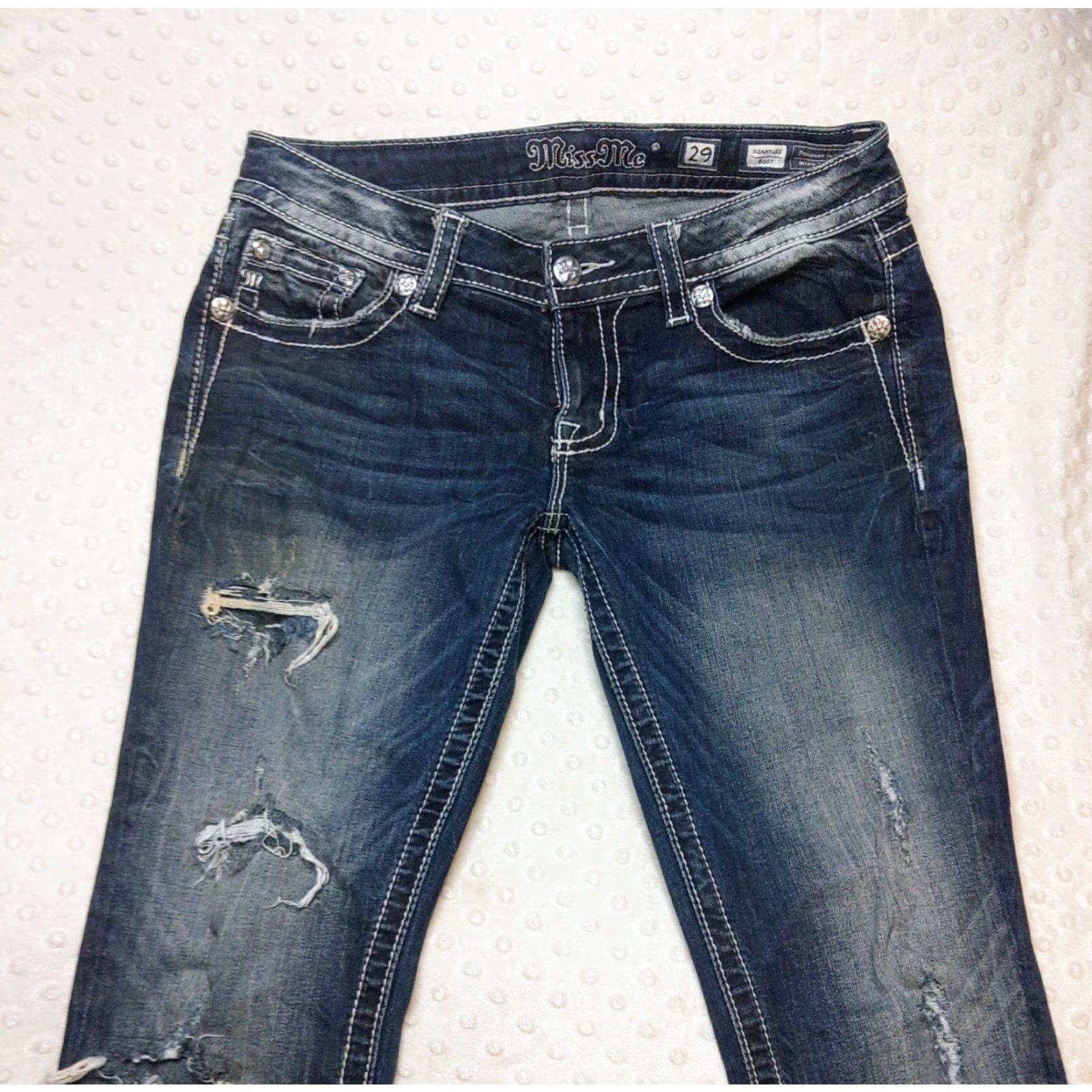 Miss Me VINTAGE Miss Me Jeans Womens 29 Signature Boot Cut Embellished Fleur-de-lis 32x32 Size 29" - 4 Thumbnail