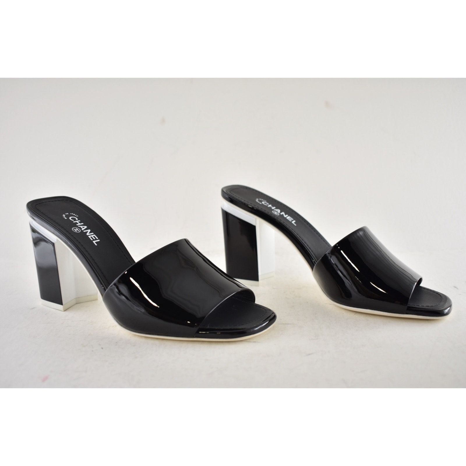 Chanel Patent Calf CC Logo Mule Slide Block Heel Sandal 36.5 Size US 6.5 / IT 36.5 - 3 Thumbnail