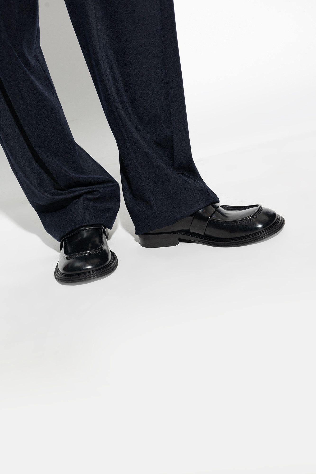 Salvatore Ferragamo o1s1rm0824 Fidele Leather Loafers in Black Size US 12.5 / EU 45-46 - 2 Thumbnail