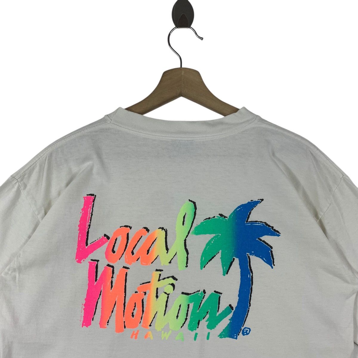 Vintage Vintage 90s LOCAL MOTION big logo back hit Surfing tee Size US L / EU 52-54 / 3 - 10 Thumbnail